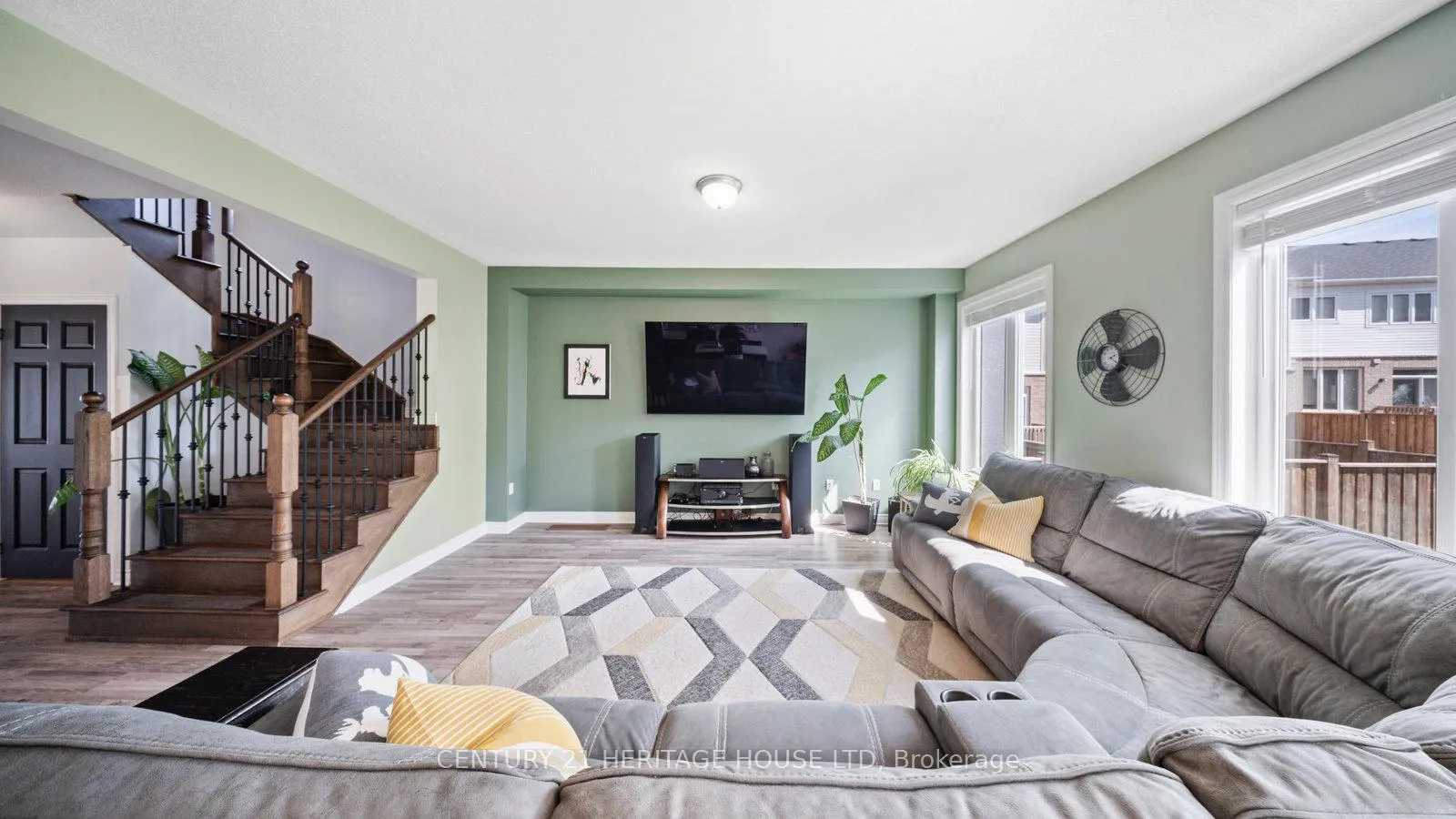 Photo 5 of 119 Barlow Place, Brant, Paris — HOMEH