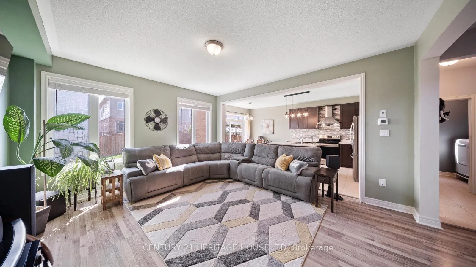 Photo 7 of 119 Barlow Place, Brant, Paris — HOMEH