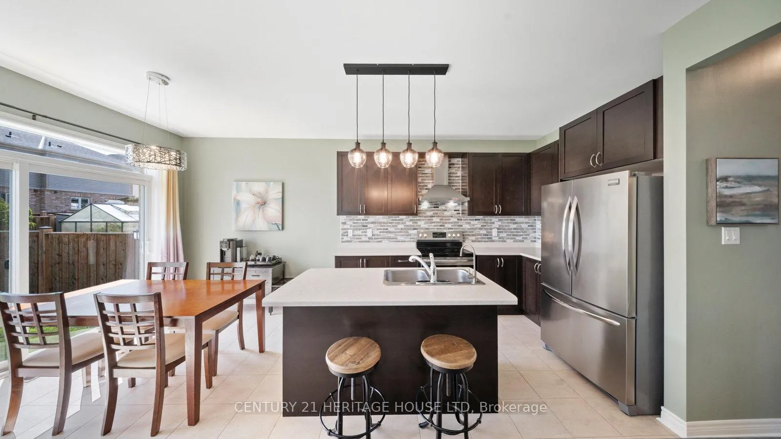 Photo 8 of 119 Barlow Place, Brant, Paris — HOMEH