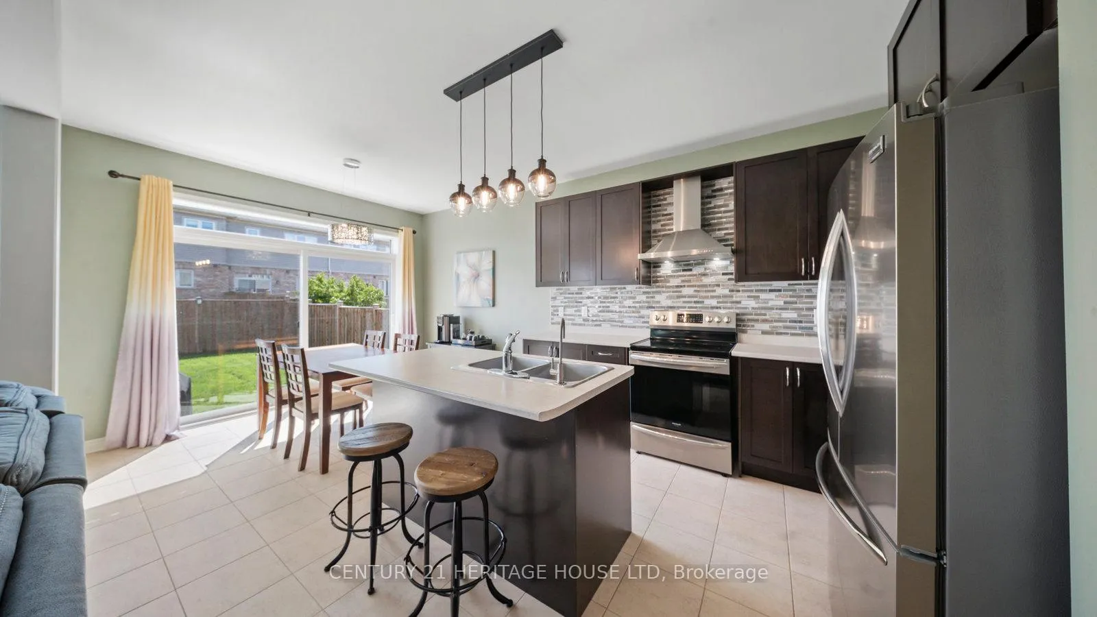 Photo 9 of 119 Barlow Place, Brant, Paris — HOMEH
