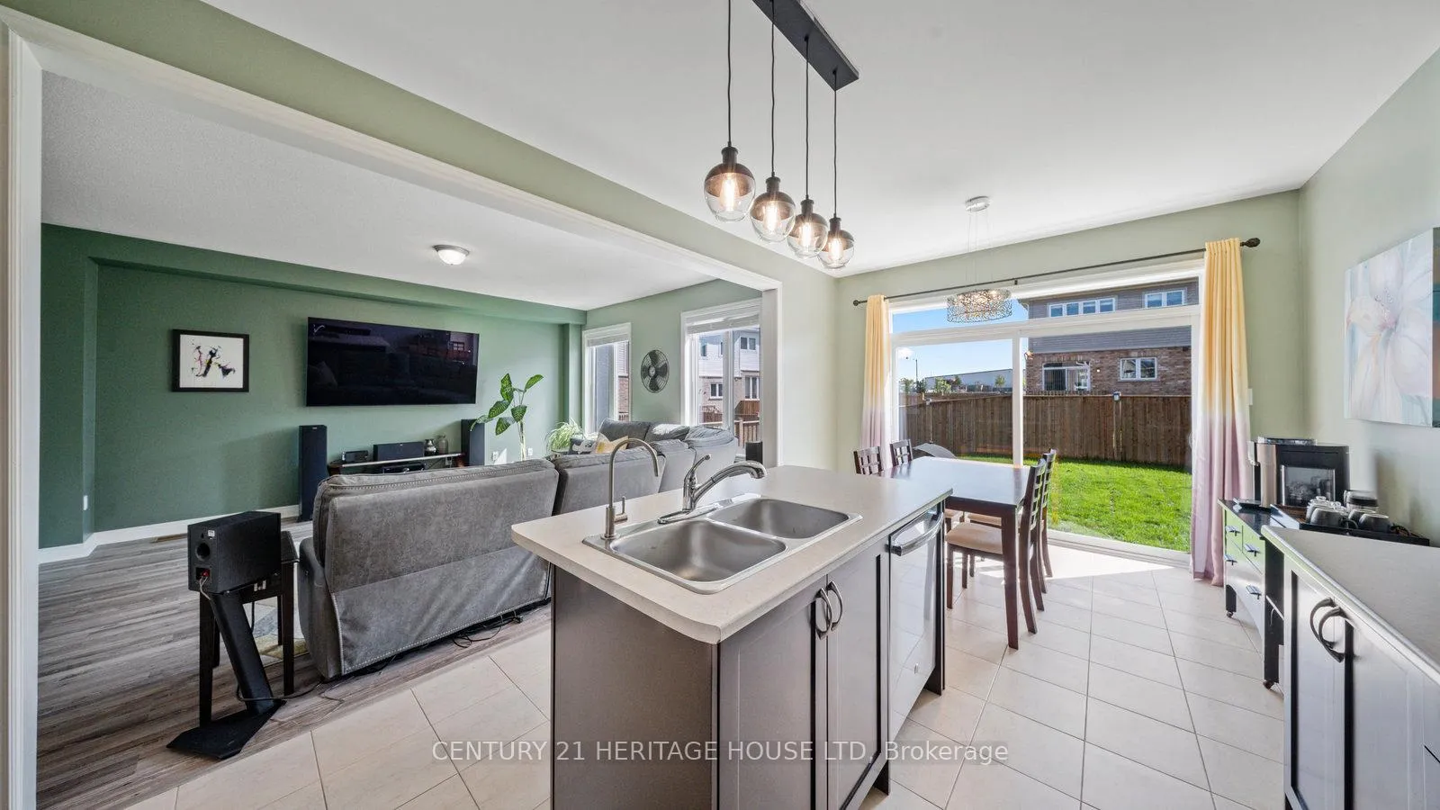 Photo 11 of 119 Barlow Place, Brant, Paris — HOMEH