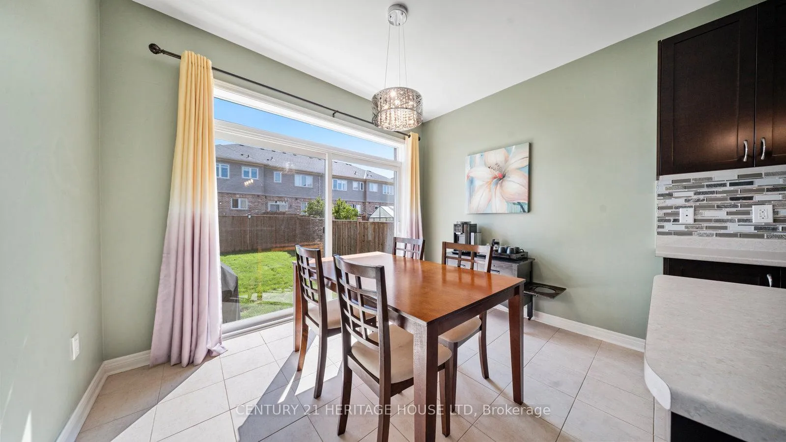 Photo 12 of 119 Barlow Place, Brant, Paris — HOMEH