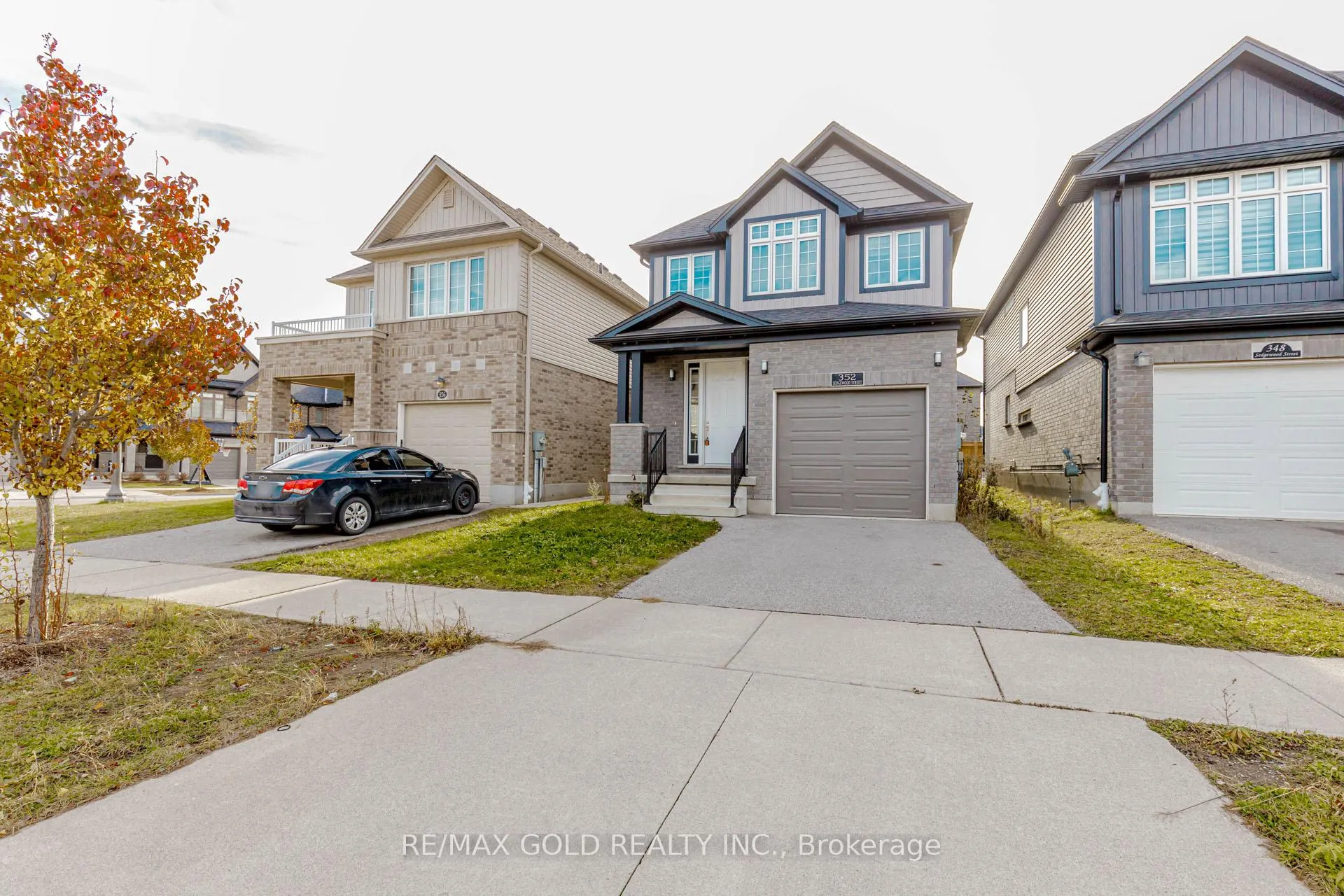 Photo 2 of 352 Sedgewood Street, Kitchener — HOMEH