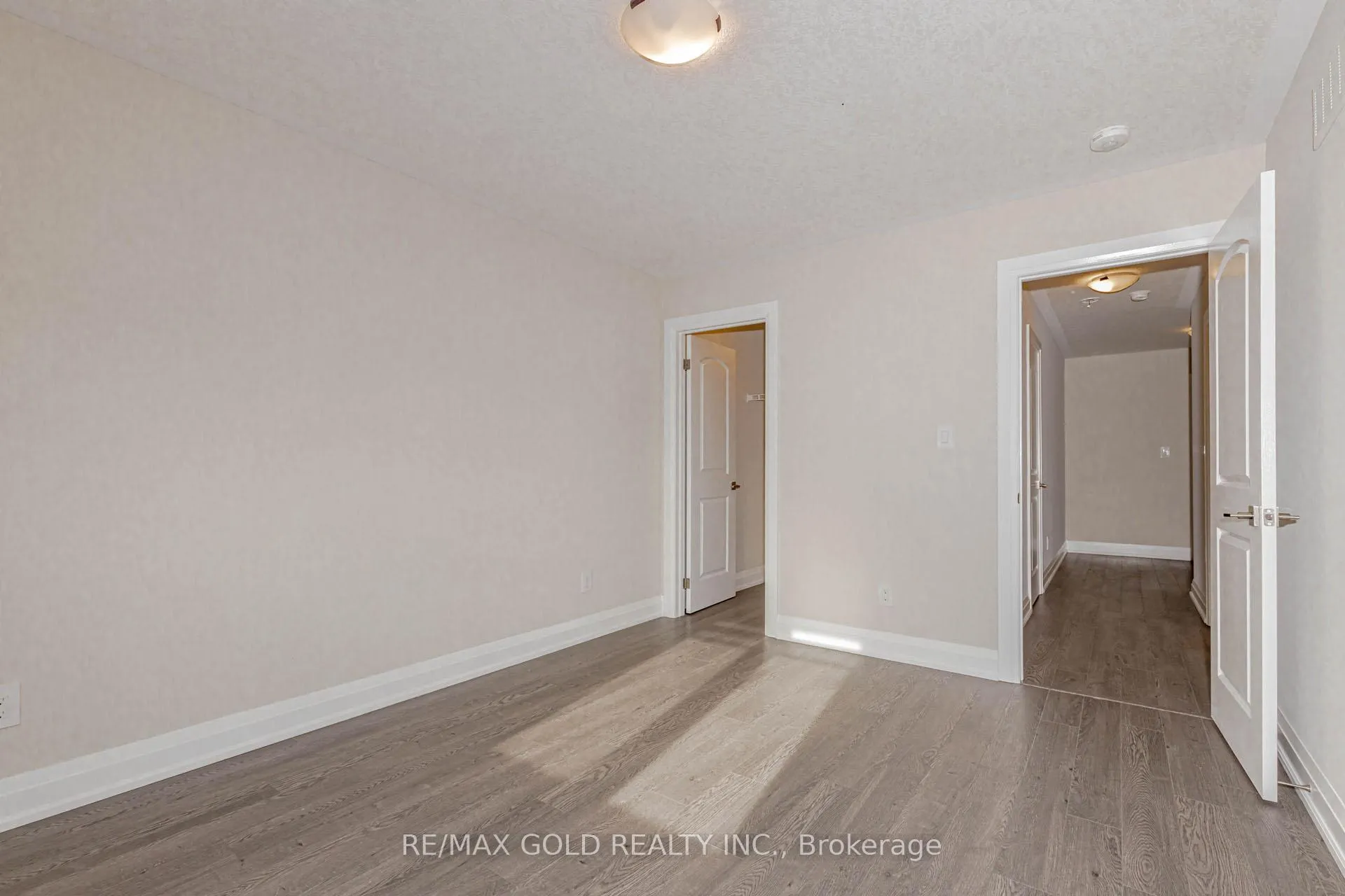 Photo 39 of 352 Sedgewood Street, Kitchener — HOMEH