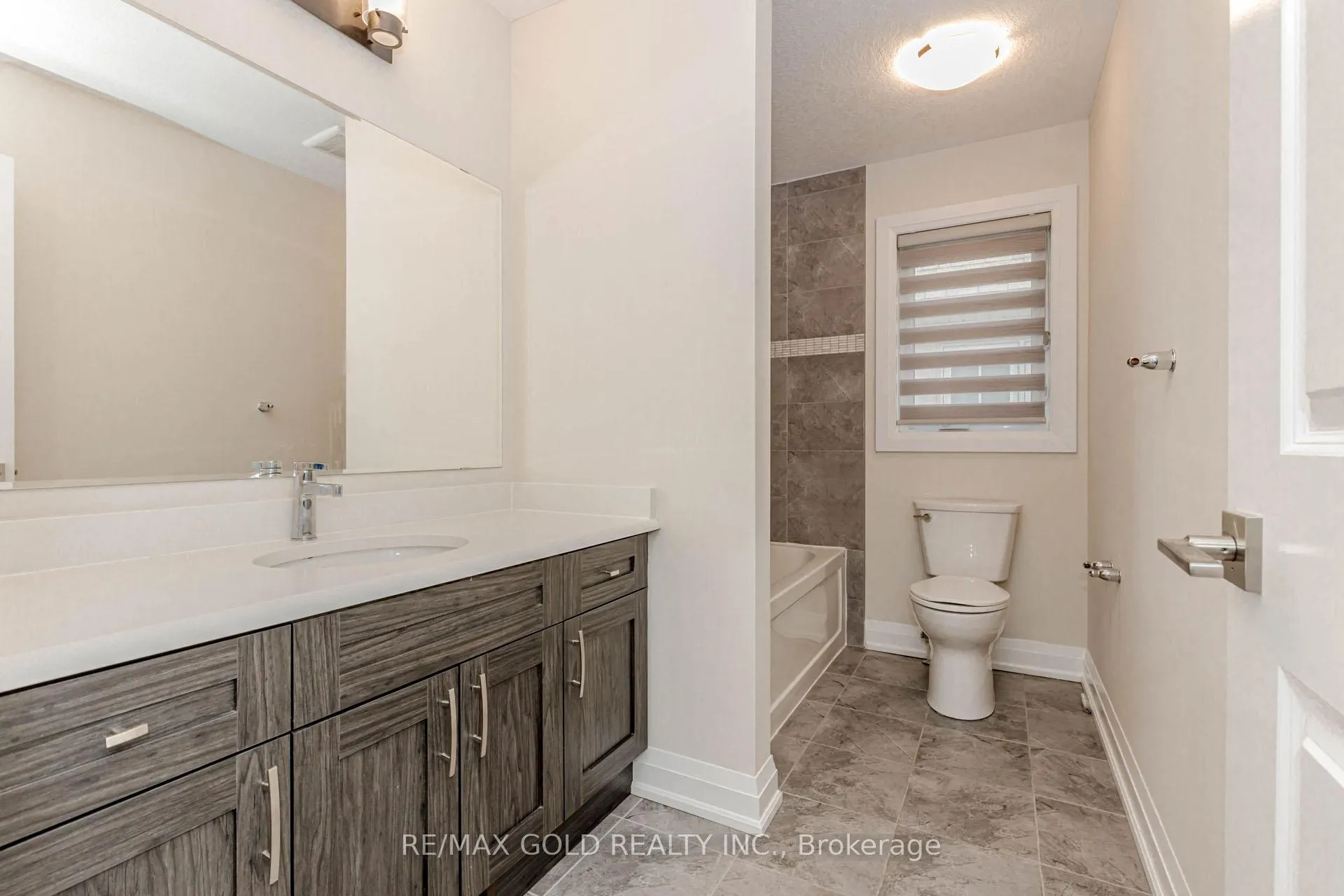 Photo 41 of 352 Sedgewood Street, Kitchener — HOMEH
