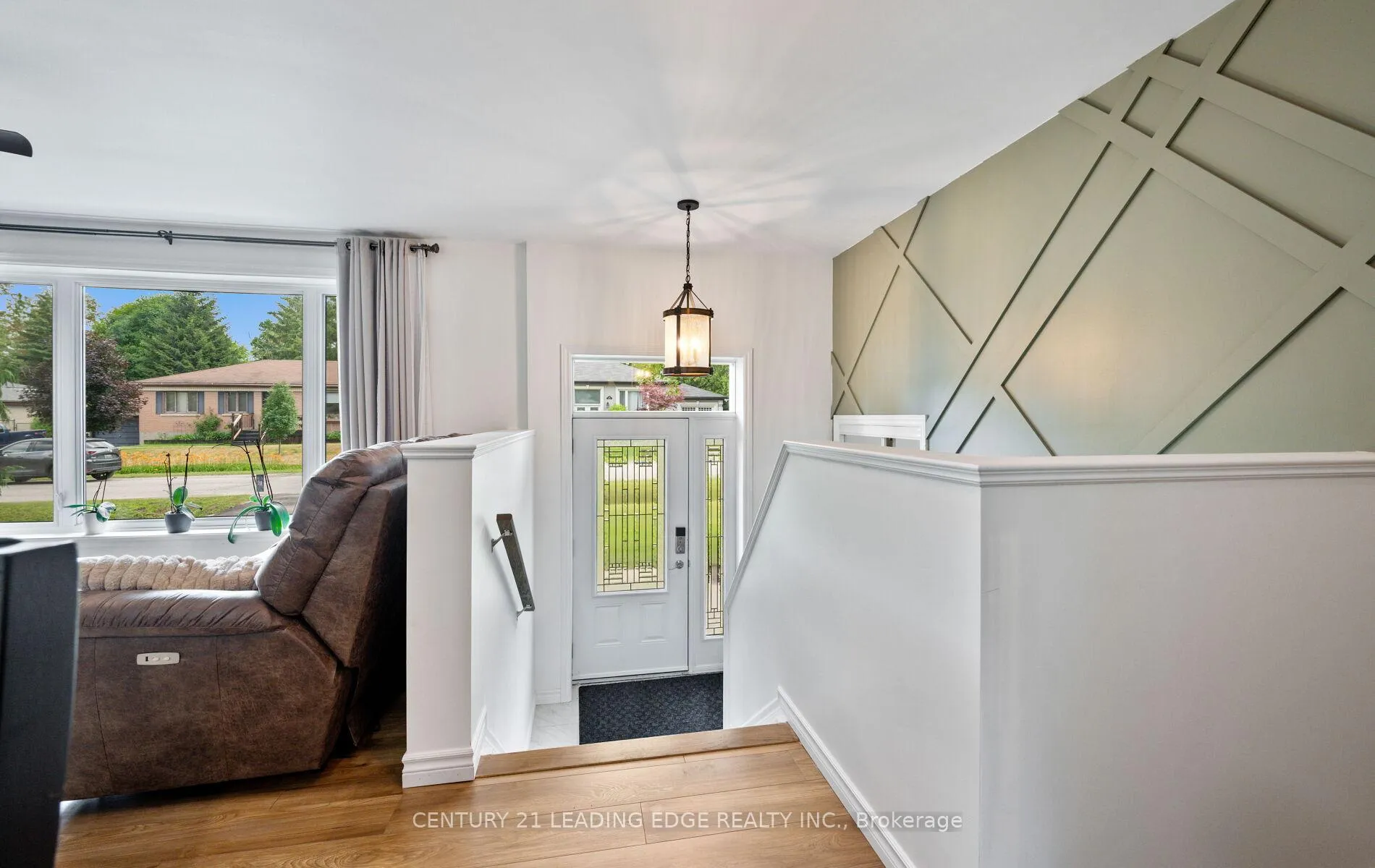 Photo 4 of 46 William Street, New Tecumseth, Alliston — HOMEH