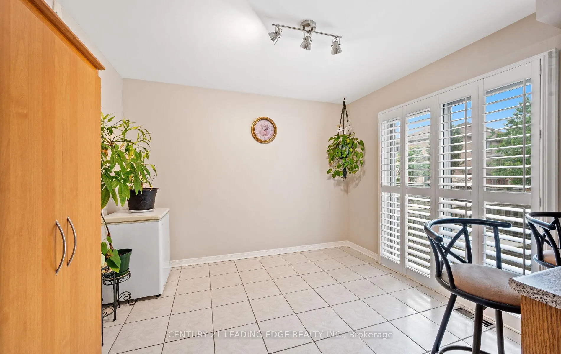Photo 14 of 113 Frank Johnston Road, Caledon, Bolton West — HOMEH