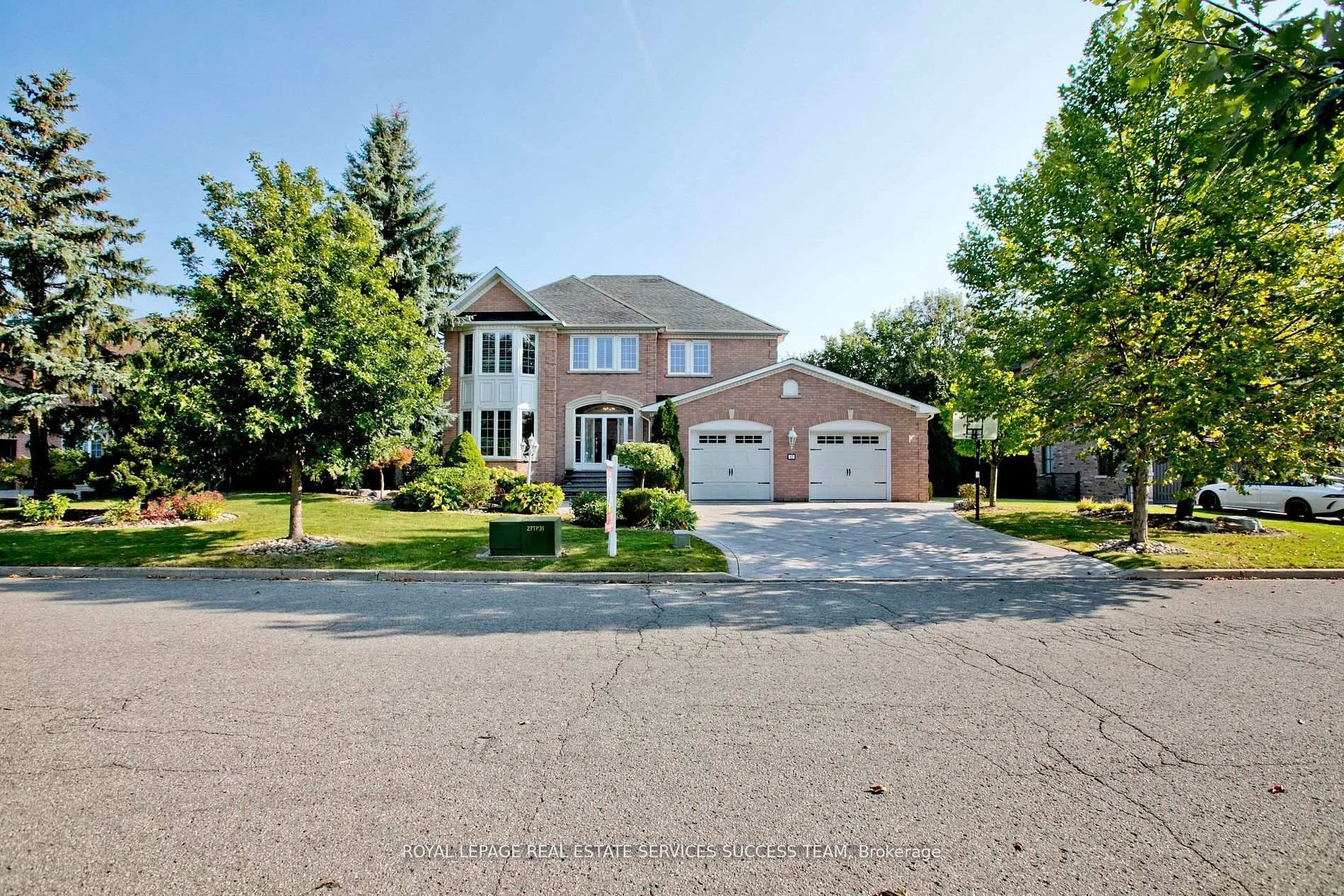 Photo 3 of 37 Heatherwood Crescent, Markham, Unionville — HOMEH