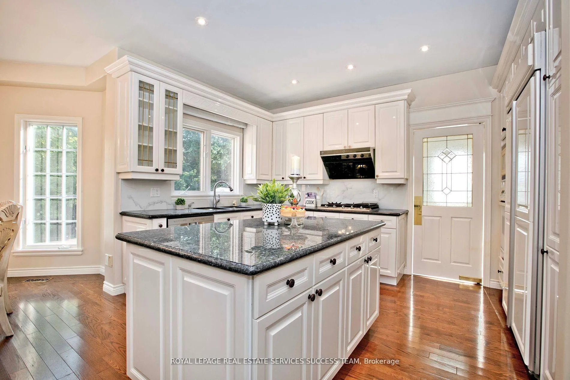 Photo 13 of 37 Heatherwood Crescent, Markham, Unionville — HOMEH