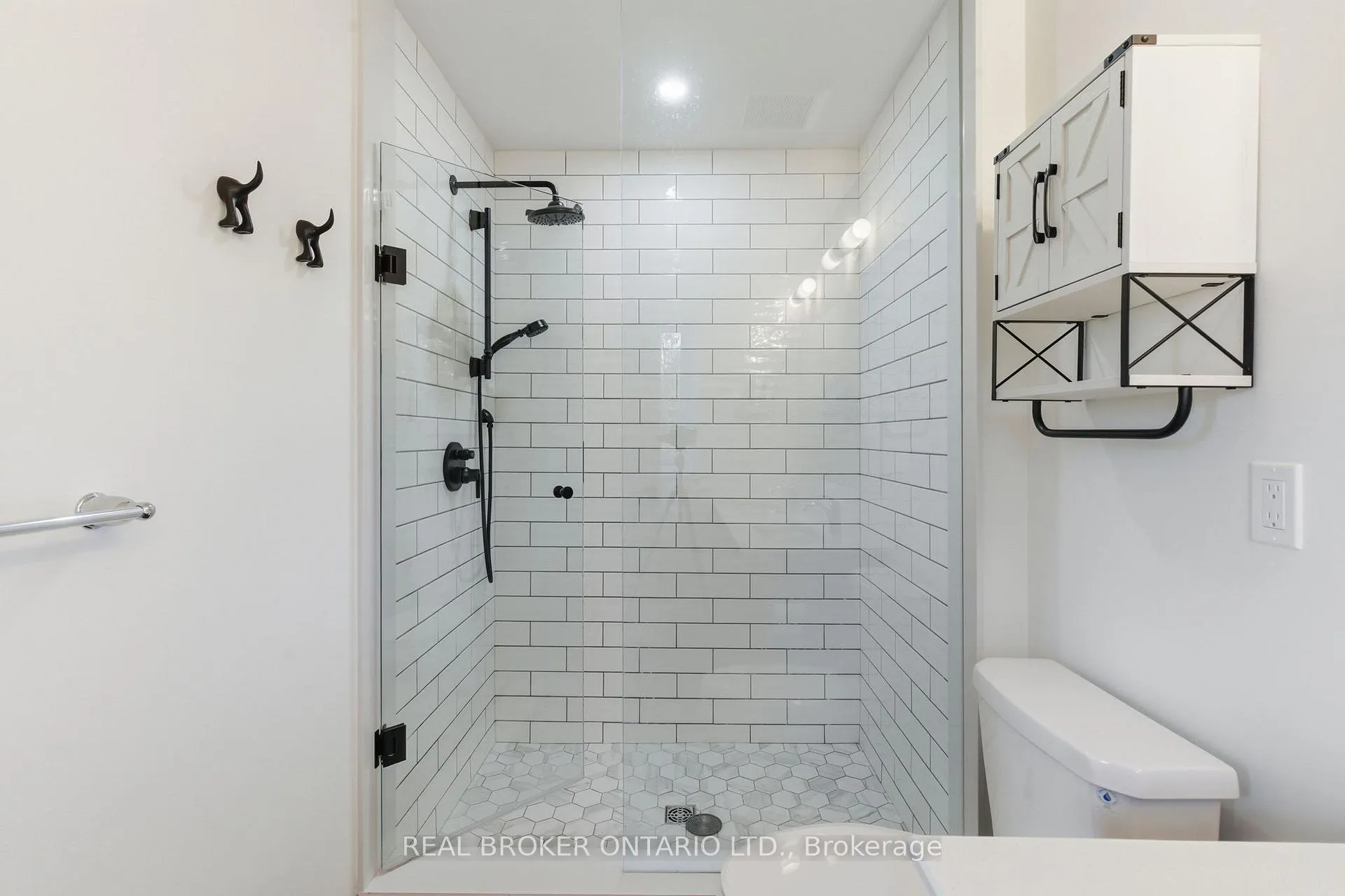 Photo 29 of 2825 Albatross Way, Pickering, Rural Pickering — HOMEH