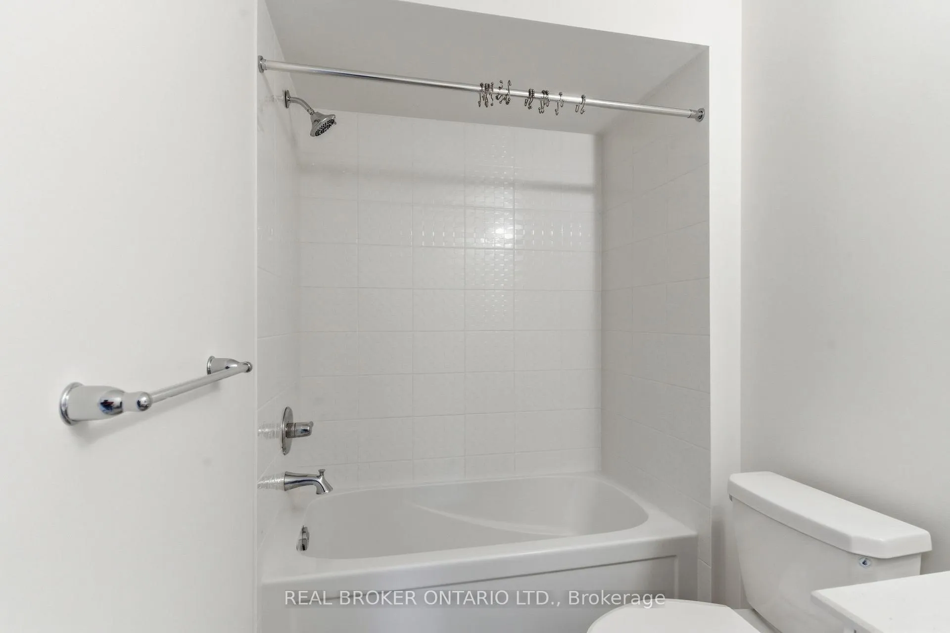 Photo 35 of 2825 Albatross Way, Pickering, Rural Pickering — HOMEH