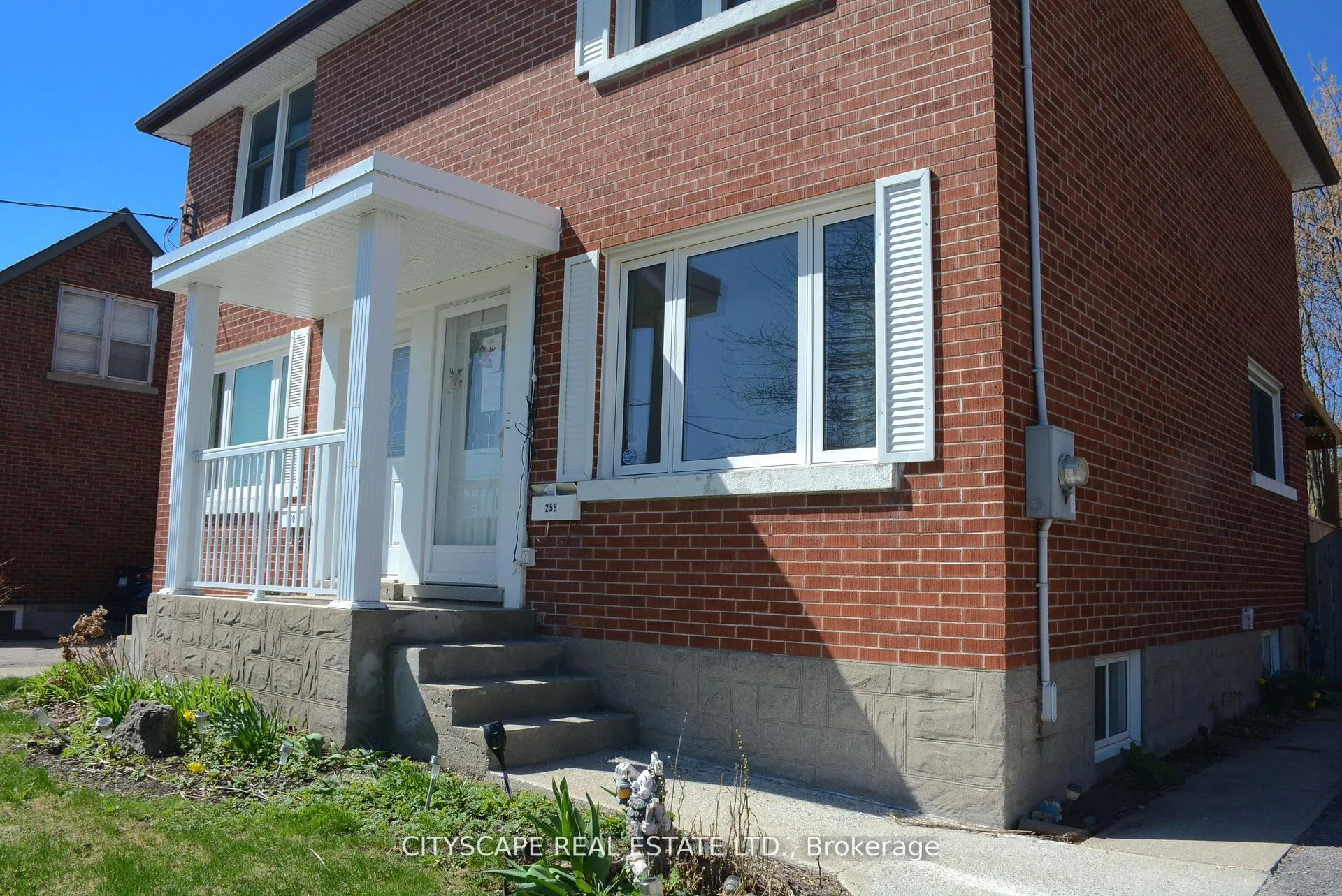 Photo 4 of 258 Lorne Avenue, Kitchener — HOMEH