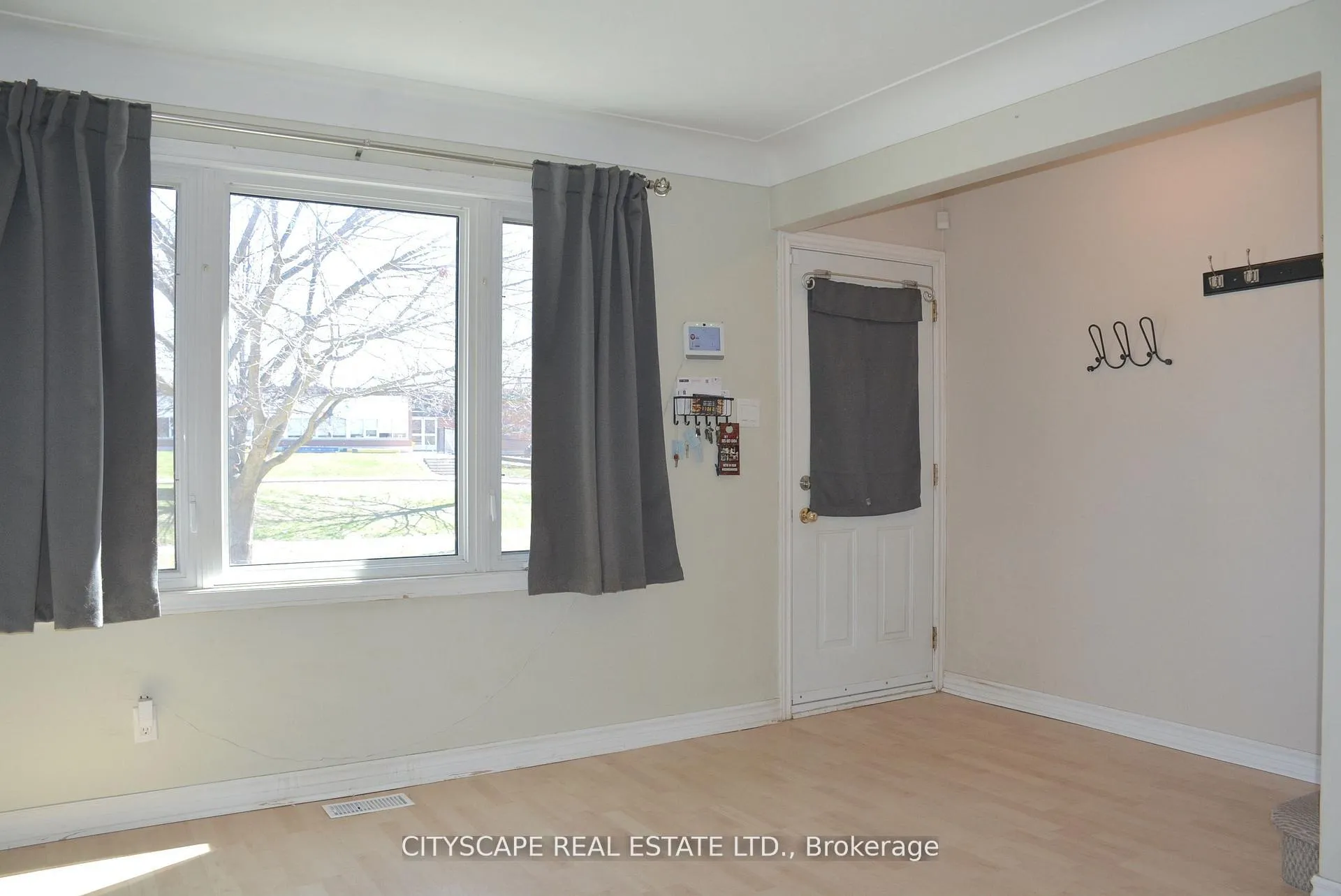 Photo 5 of 258 Lorne Avenue, Kitchener — HOMEH