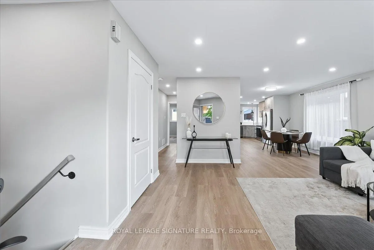 Photo 4 of 83 Sun King Crescent, Barrie, Innis-Shore — HOMEH