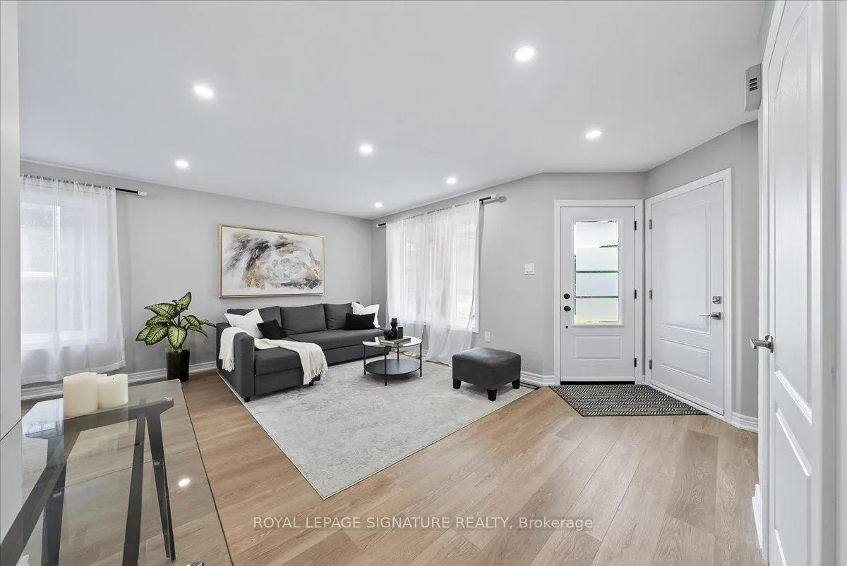 Photo 5 of 83 Sun King Crescent, Barrie, Innis-Shore — HOMEH