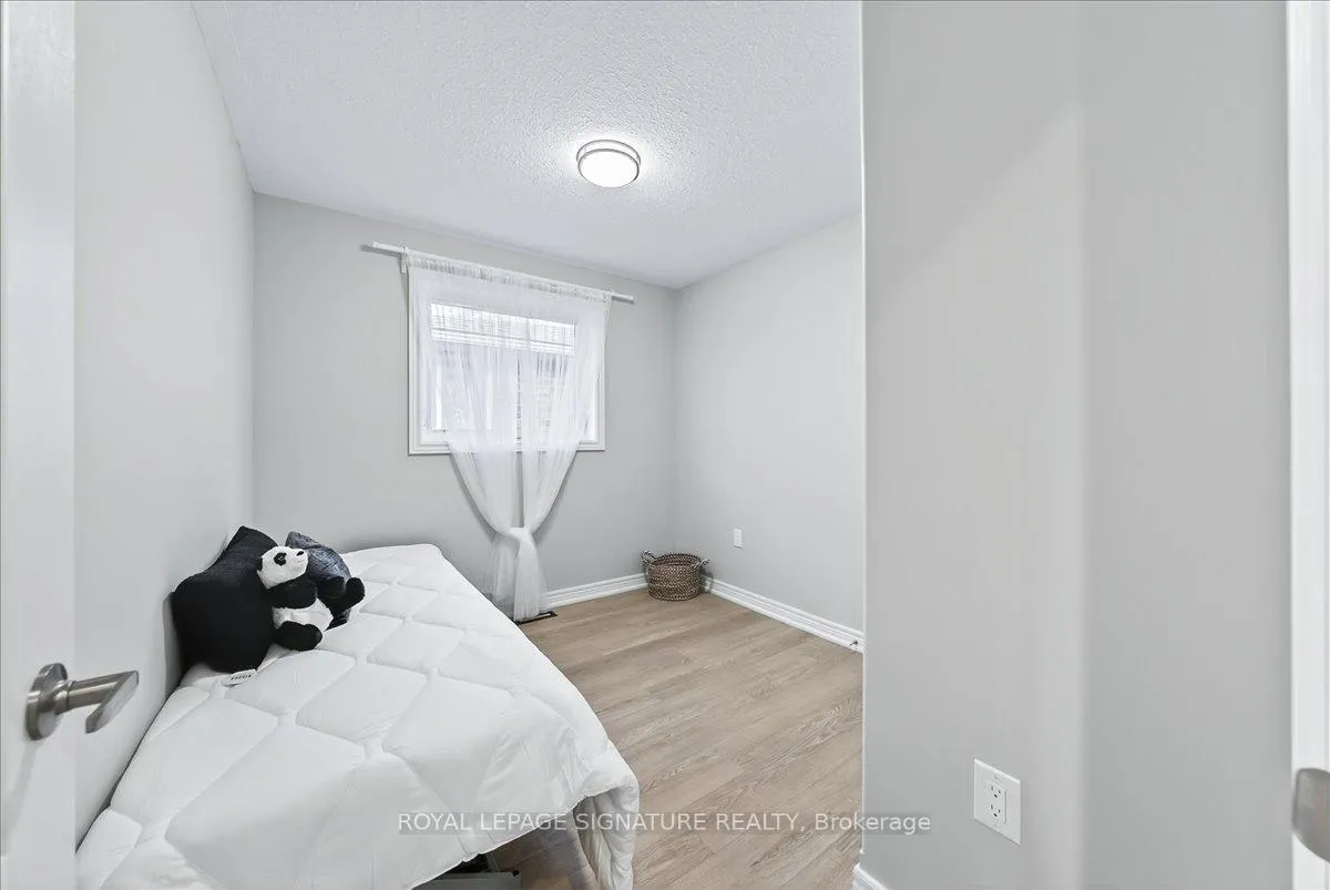 Photo 21 of 83 Sun King Crescent, Barrie, Innis-Shore — HOMEH