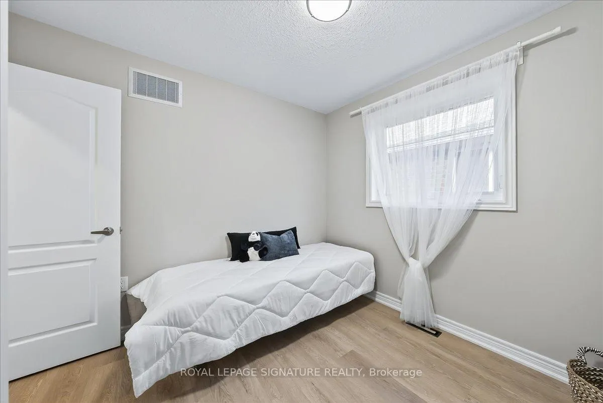 Photo 22 of 83 Sun King Crescent, Barrie, Innis-Shore — HOMEH