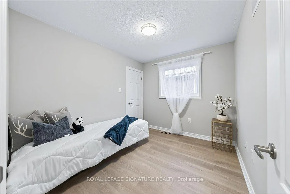 Photo 23 of 83 Sun King Crescent, Barrie, Innis-Shore — HOMEH