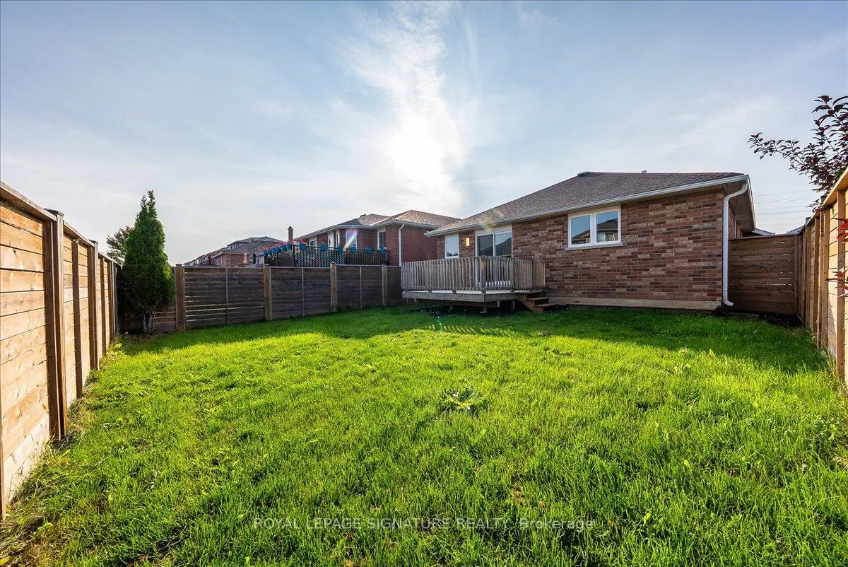 Photo 39 of 83 Sun King Crescent, Barrie, Innis-Shore — HOMEH