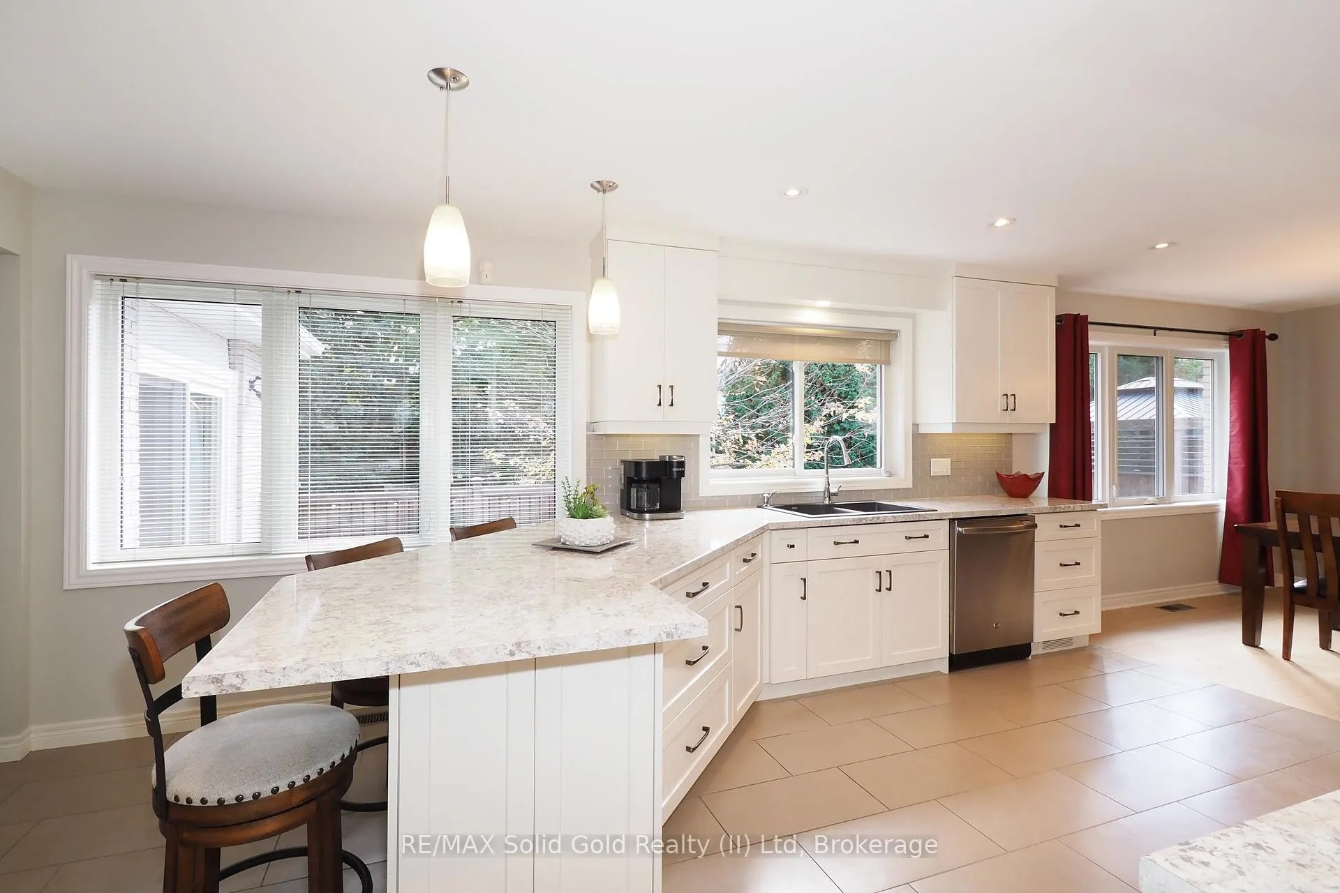 Photo 10 of 375 Crimson Drive, Waterloo — HOMEH