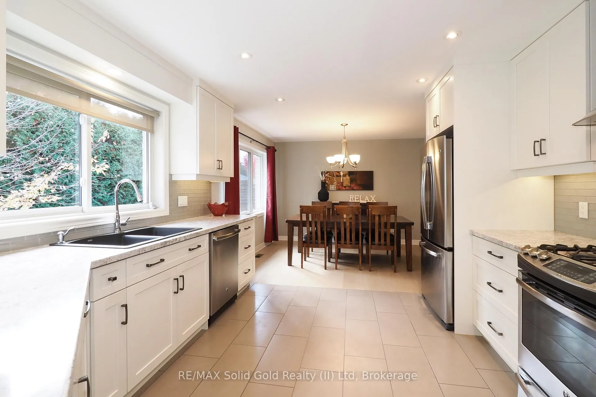 Photo 11 of 375 Crimson Drive, Waterloo — HOMEH