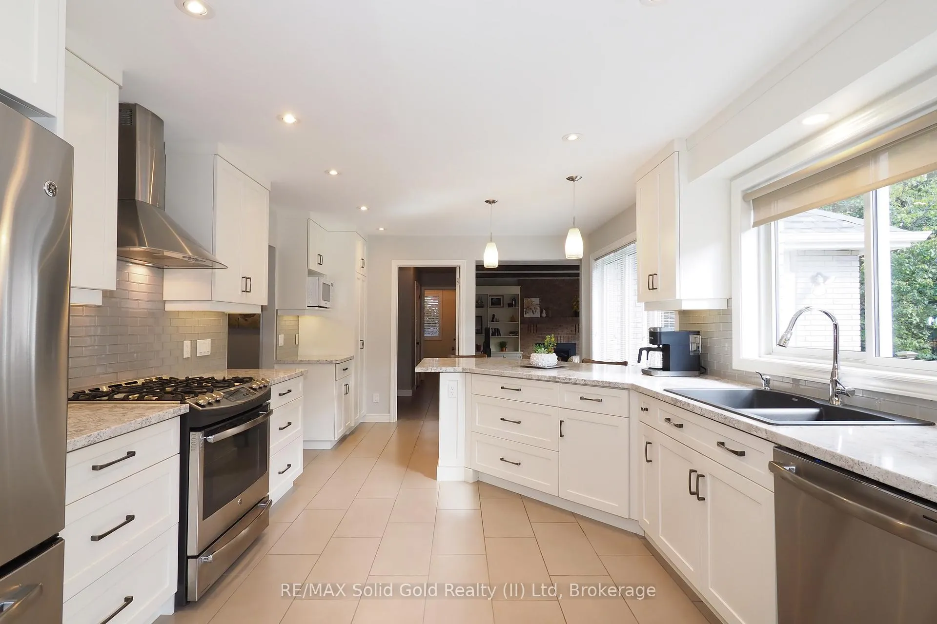 Photo 13 of 375 Crimson Drive, Waterloo — HOMEH