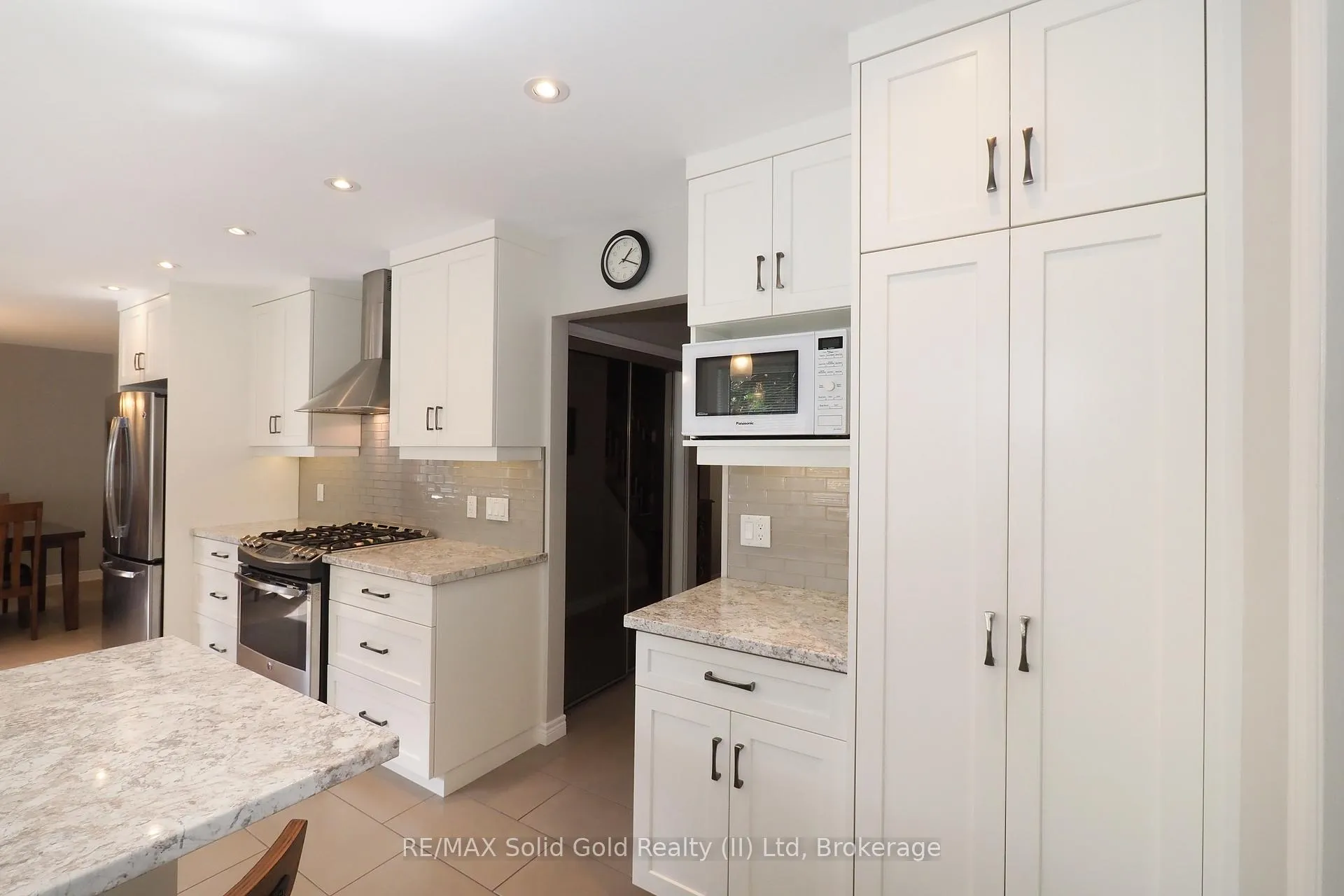 Photo 17 of 375 Crimson Drive, Waterloo — HOMEH