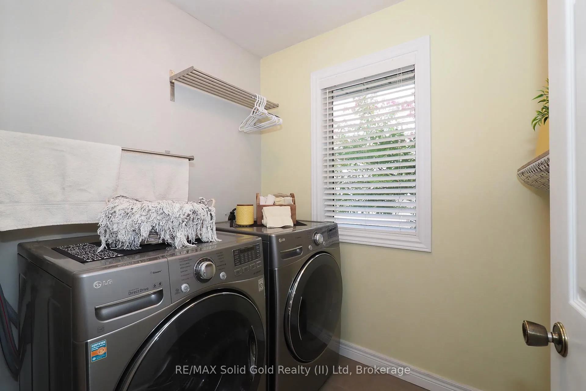 Photo 23 of 375 Crimson Drive, Waterloo — HOMEH