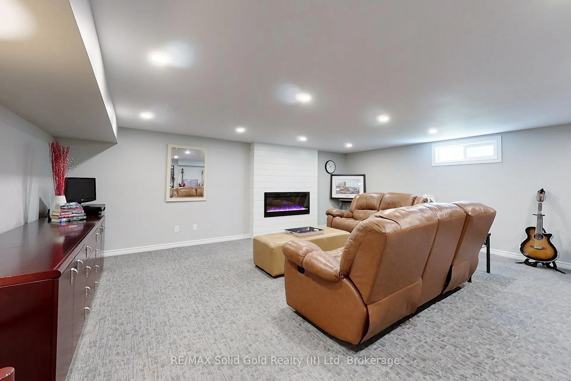 Photo 32 of 375 Crimson Drive, Waterloo — HOMEH