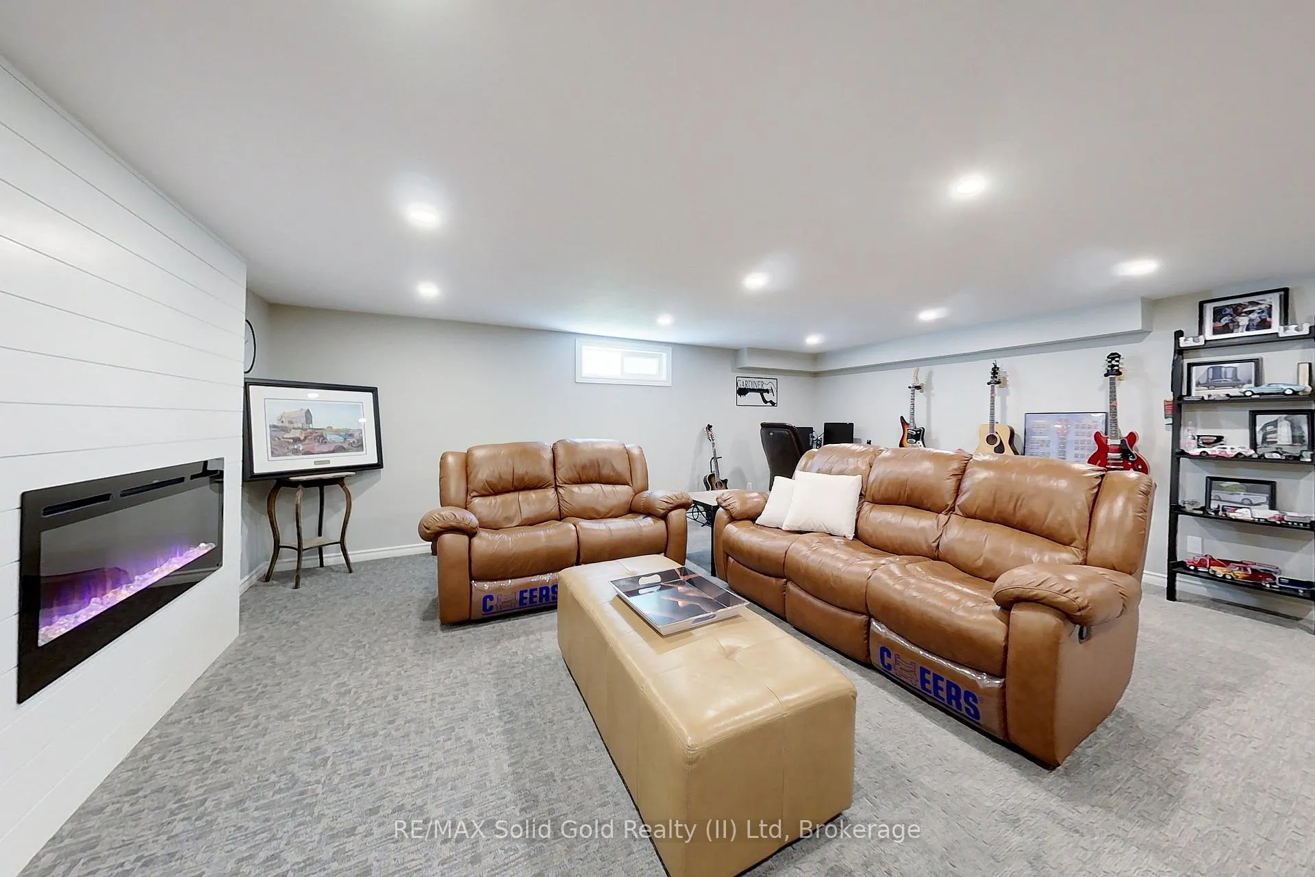 Photo 33 of 375 Crimson Drive, Waterloo — HOMEH