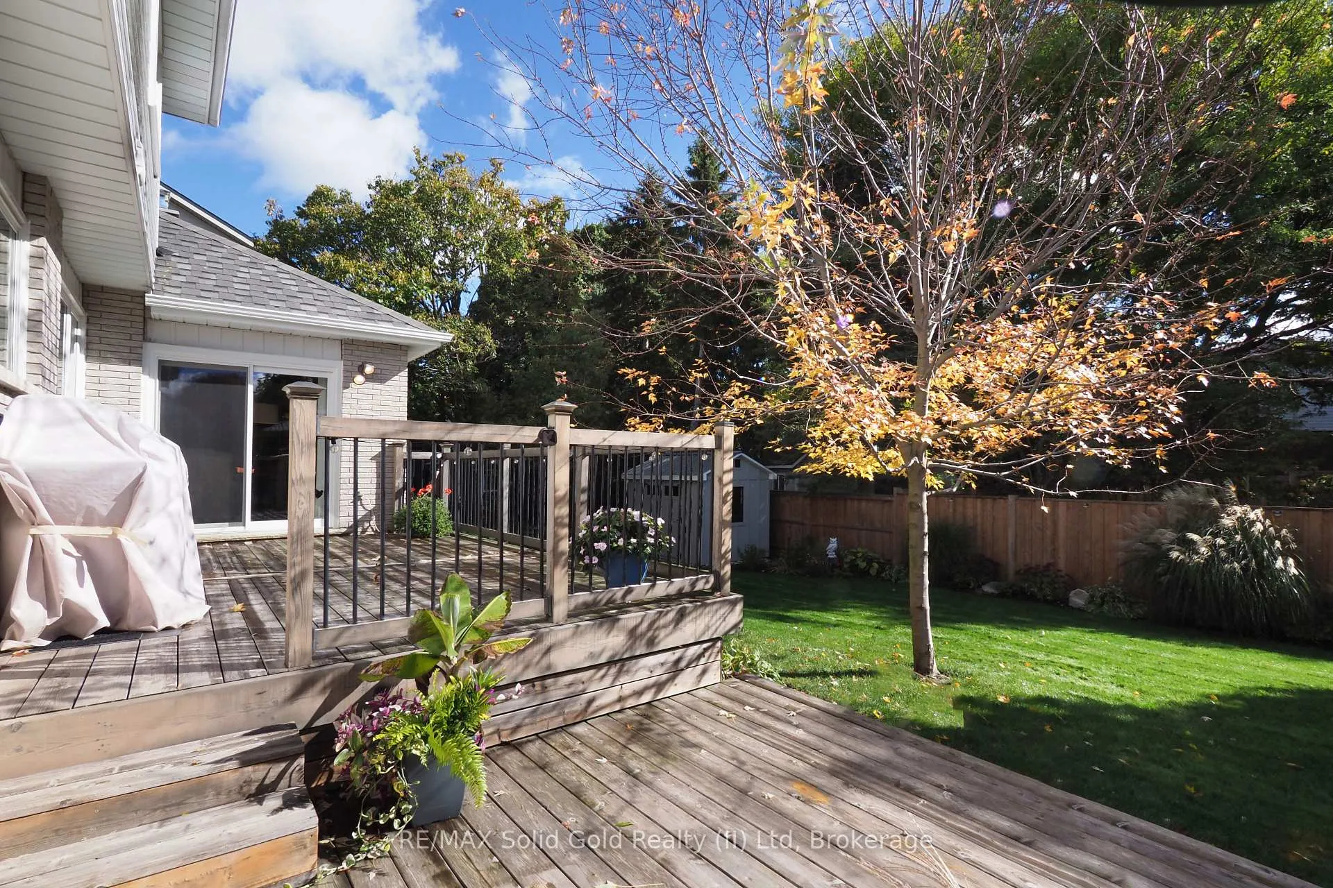 Photo 37 of 375 Crimson Drive, Waterloo — HOMEH