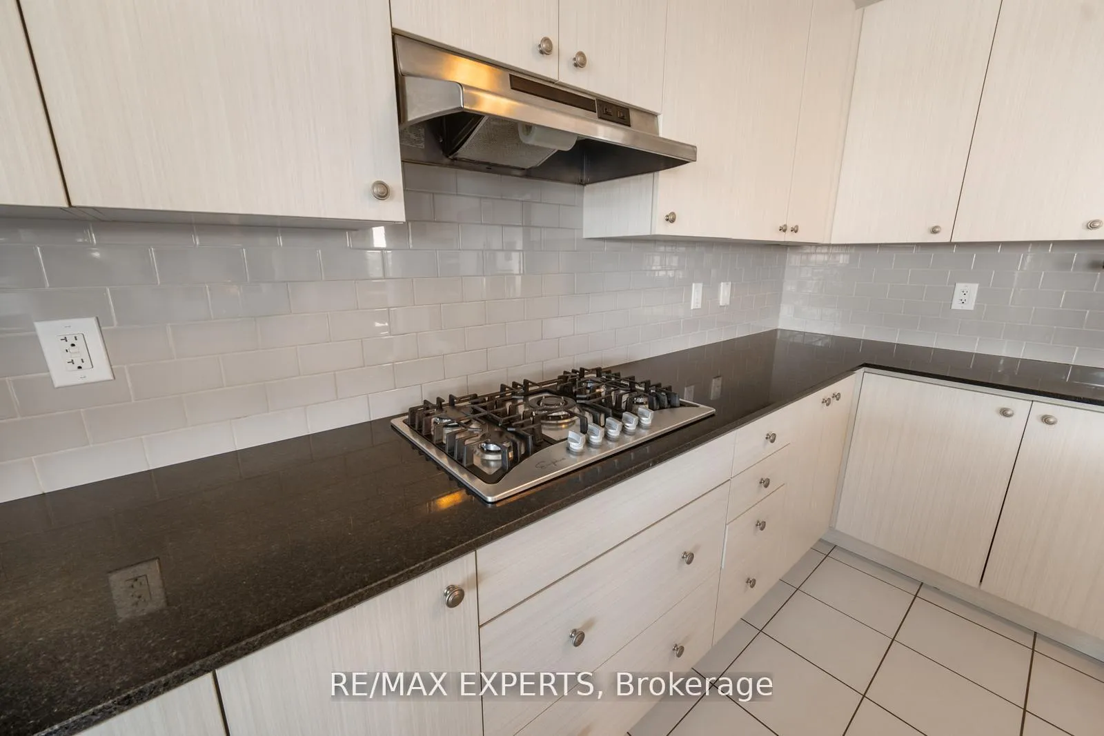 Photo 19 of 2144 Dale Road, Innisfil, Alcona — HOMEH