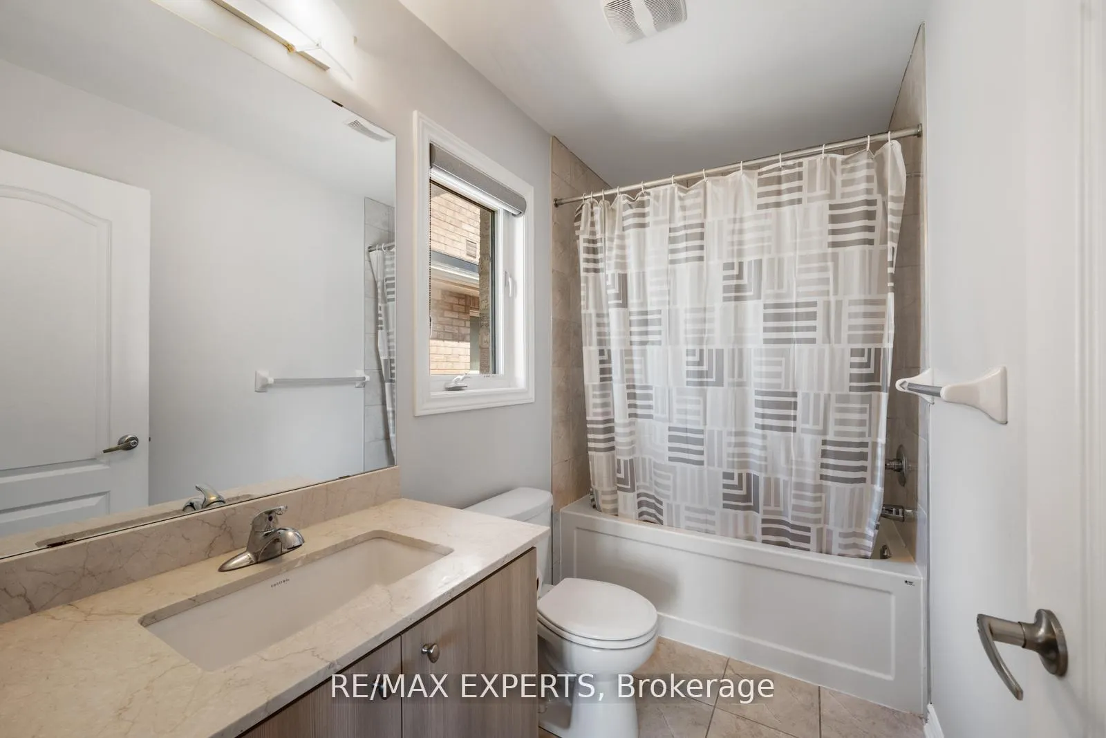 Photo 29 of 2144 Dale Road, Innisfil, Alcona — HOMEH