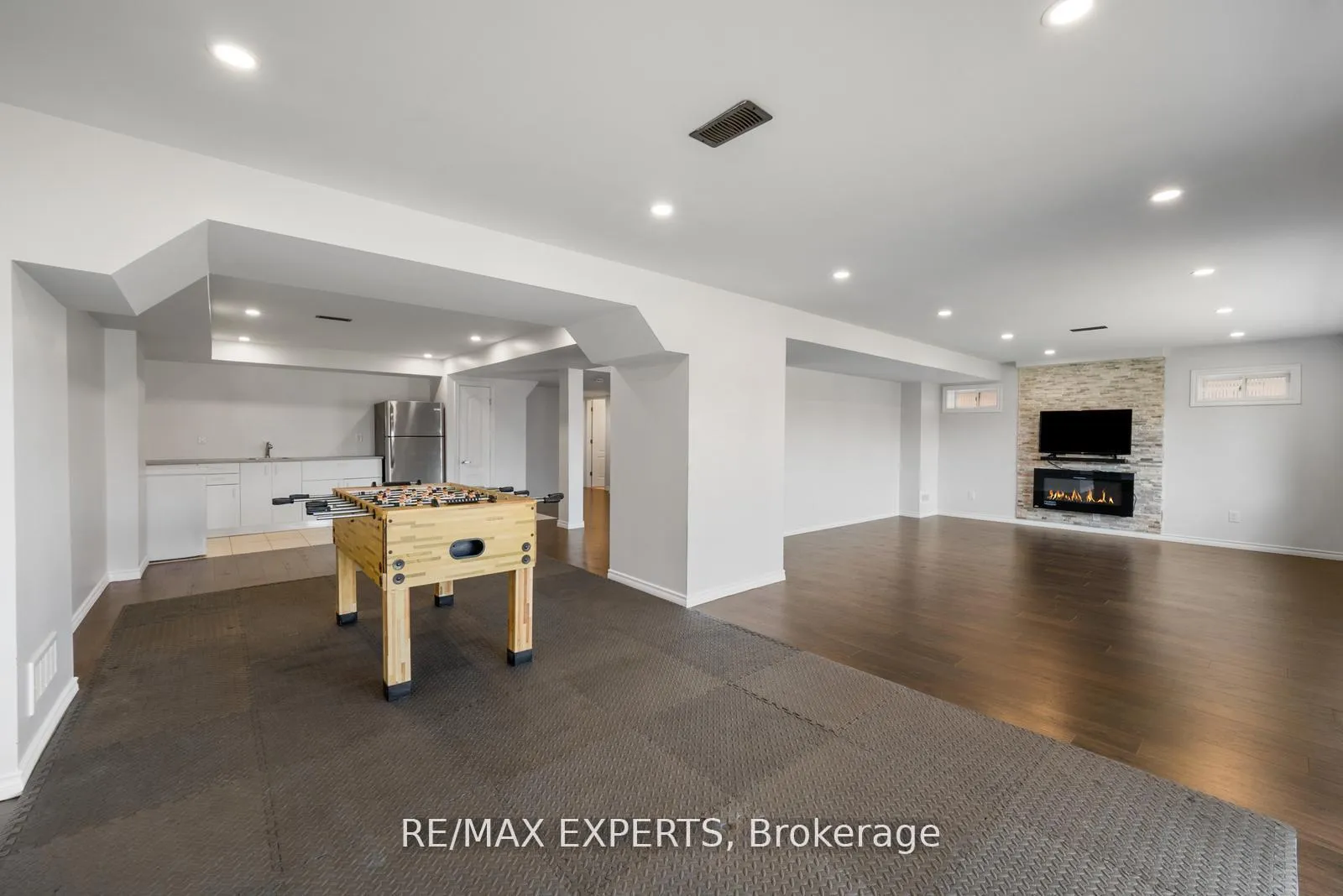 Photo 35 of 2144 Dale Road, Innisfil, Alcona — HOMEH