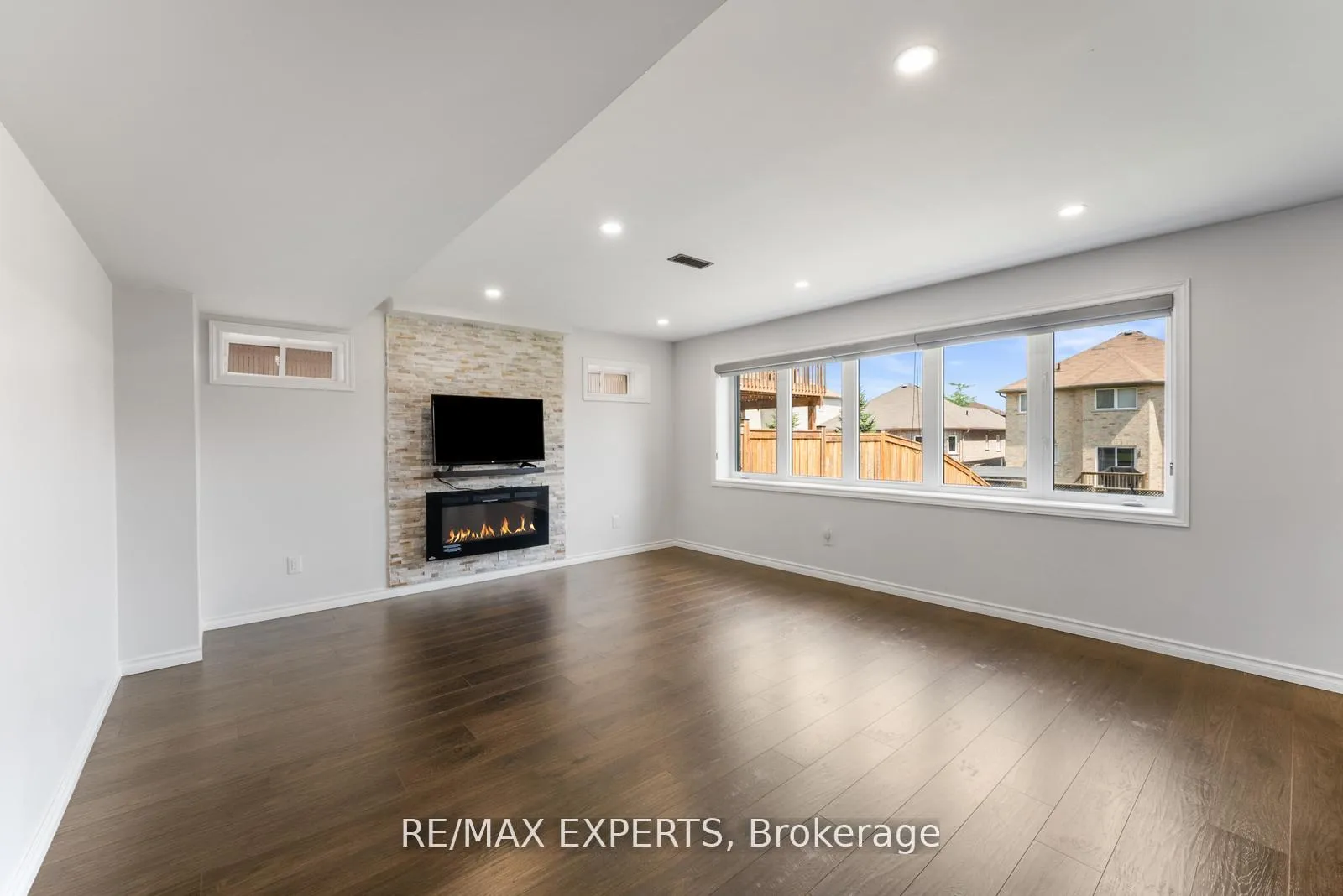 Photo 37 of 2144 Dale Road, Innisfil, Alcona — HOMEH