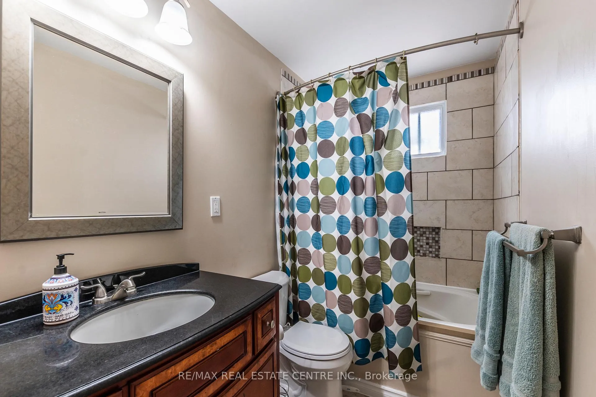 Photo 19 of 12 Cobblehill Road, Halton Hills, Acton — HOMEH