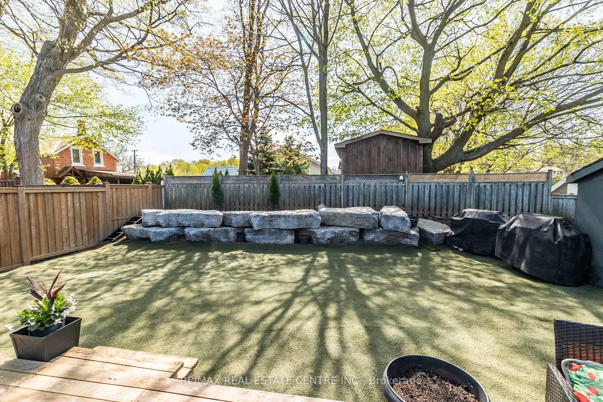 Photo 24 of 12 Cobblehill Road, Halton Hills, Acton — HOMEH