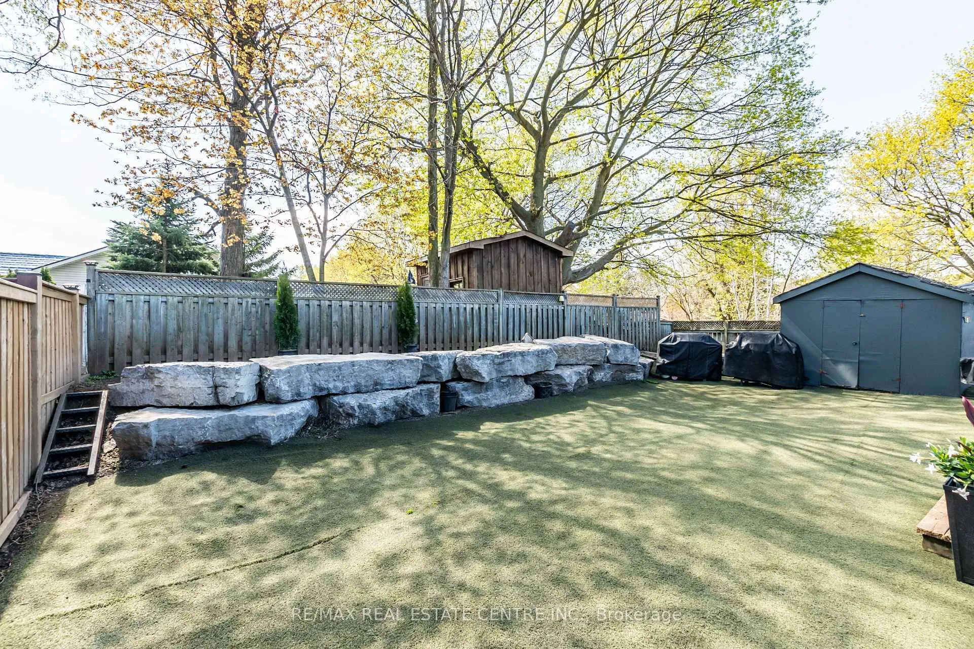 Photo 25 of 12 Cobblehill Road, Halton Hills, Acton — HOMEH