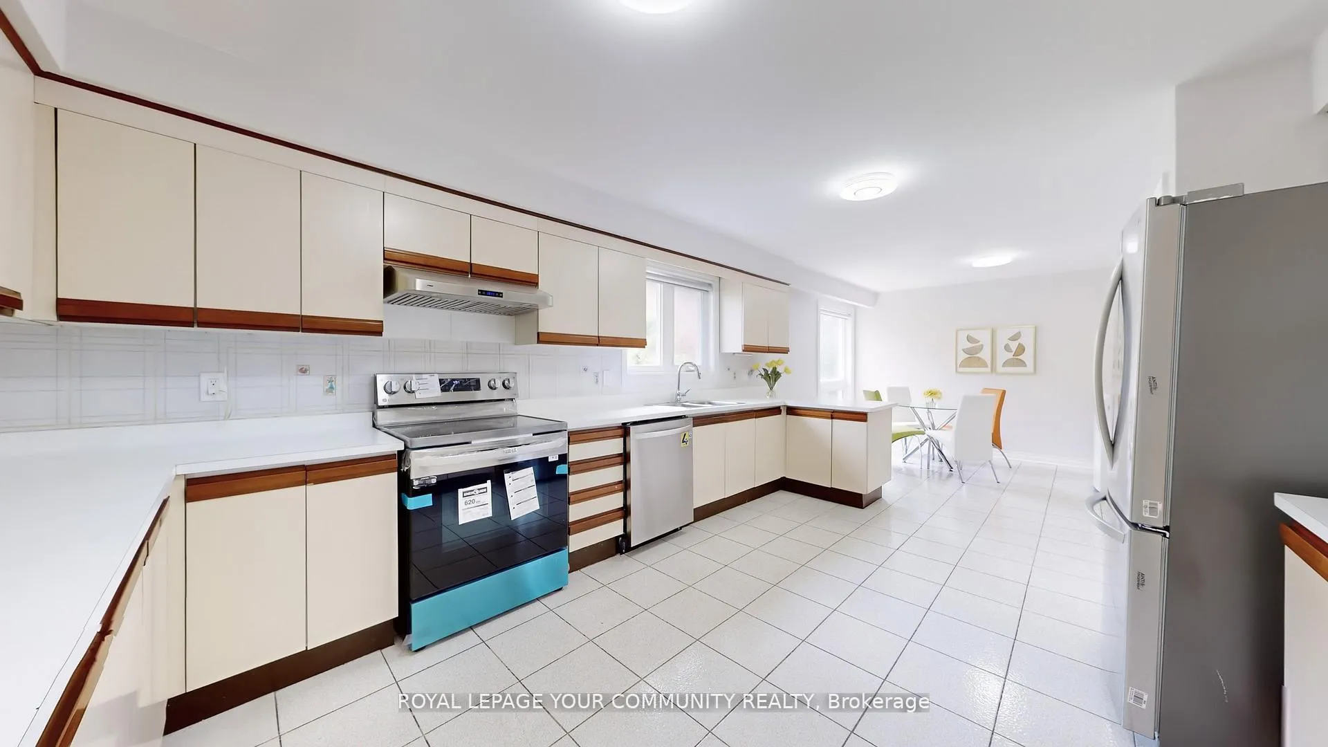 Photo 7 of 731 Glencairn Avenue, Toronto, Englemount-Lawrence — HOMEH