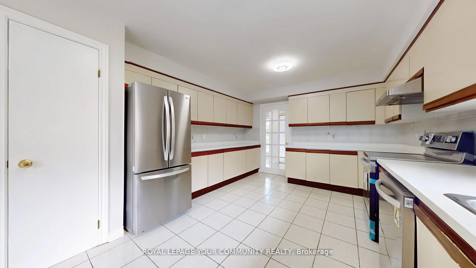 Photo 11 of 731 Glencairn Avenue, Toronto, Englemount-Lawrence — HOMEH