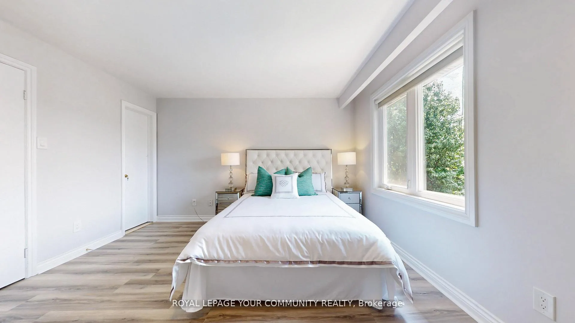 Photo 18 of 731 Glencairn Avenue, Toronto, Englemount-Lawrence — HOMEH