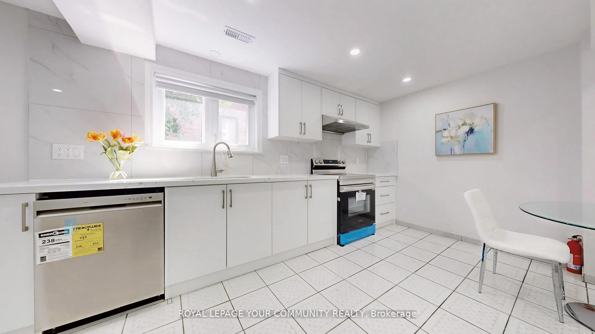 Photo 39 of 731 Glencairn Avenue, Toronto, Englemount-Lawrence — HOMEH