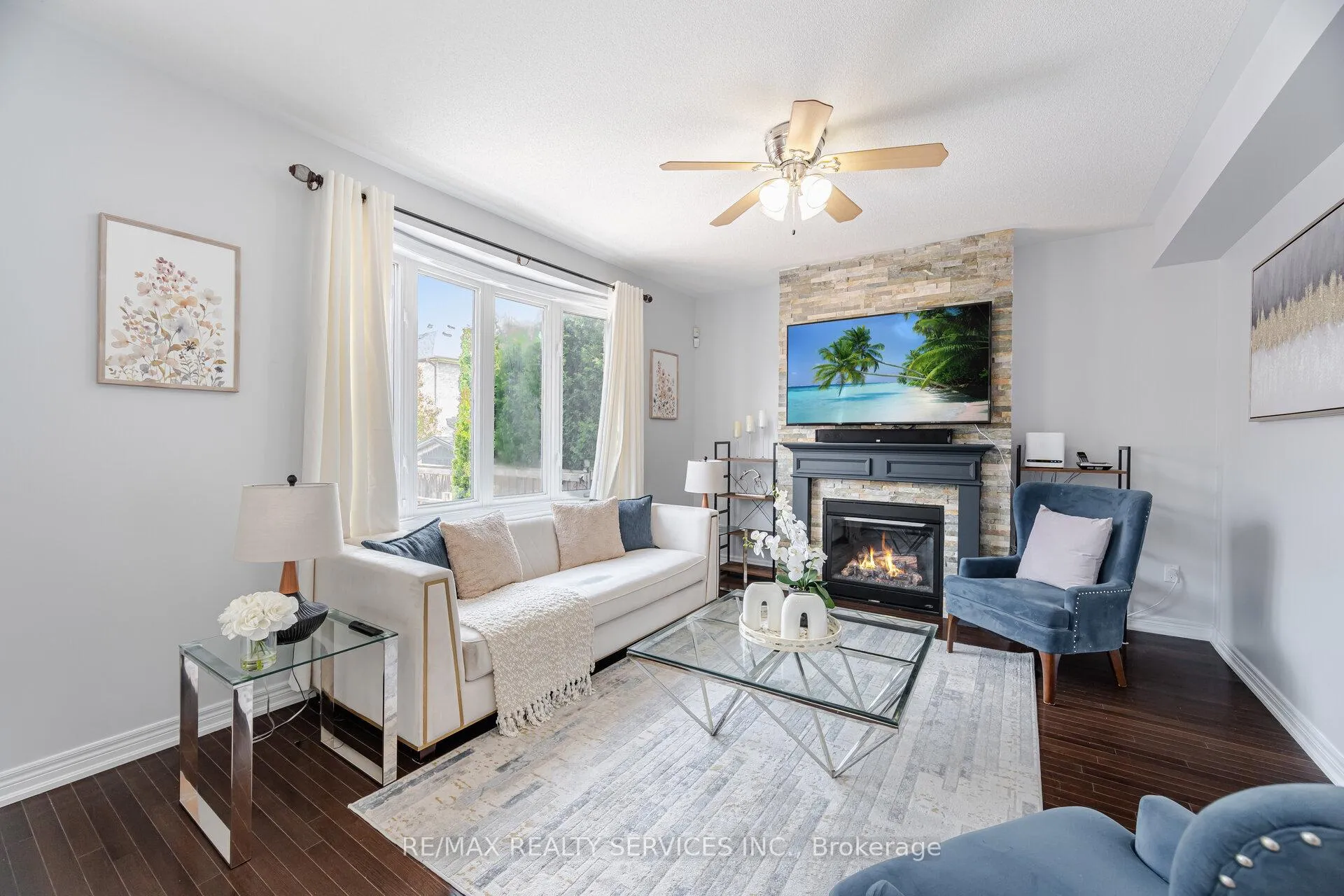 Photo 2 of 210 Learmont Avenue, Caledon, Rural Caledon — HOMEH