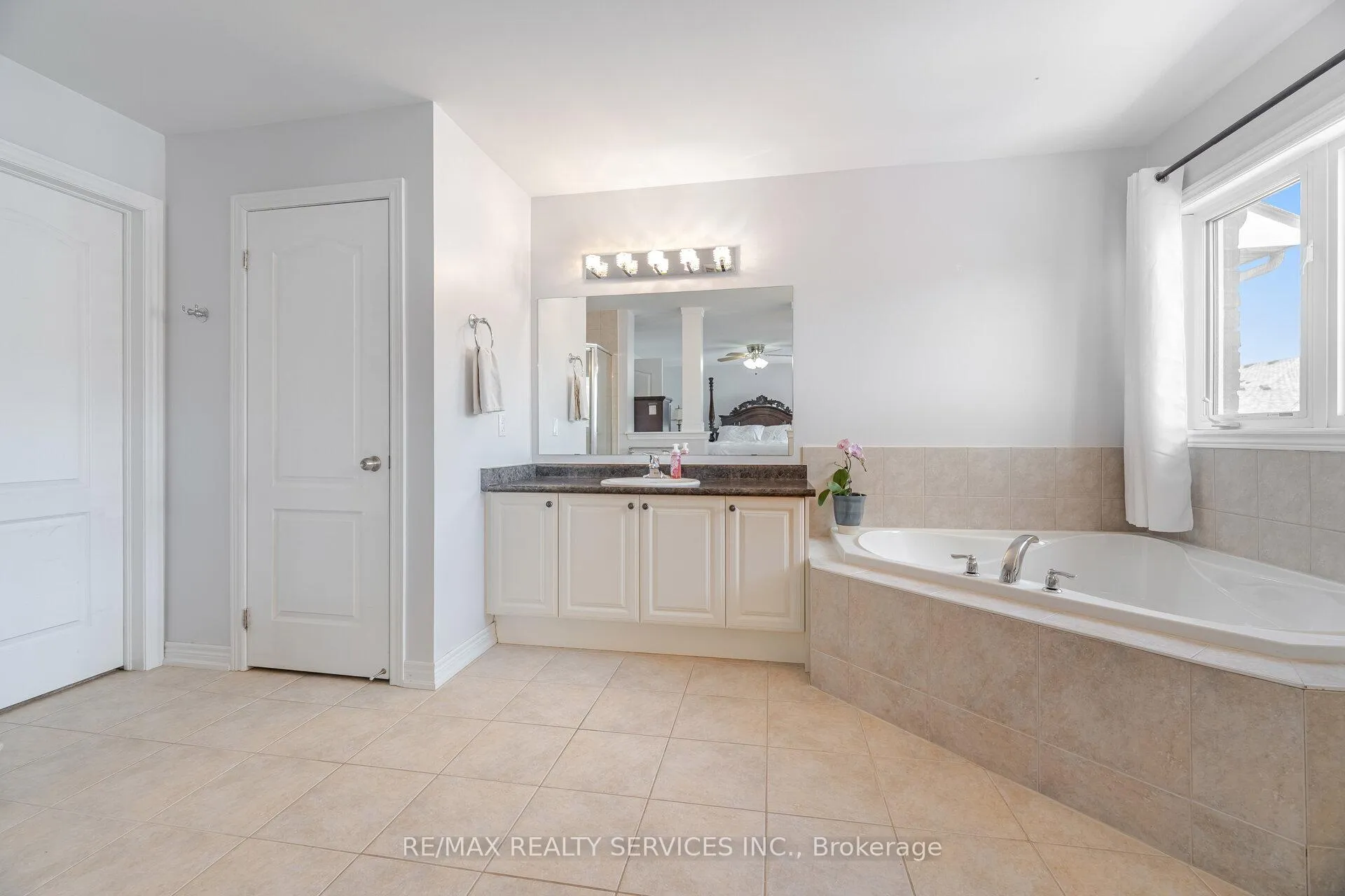 Photo 22 of 210 Learmont Avenue, Caledon, Rural Caledon — HOMEH