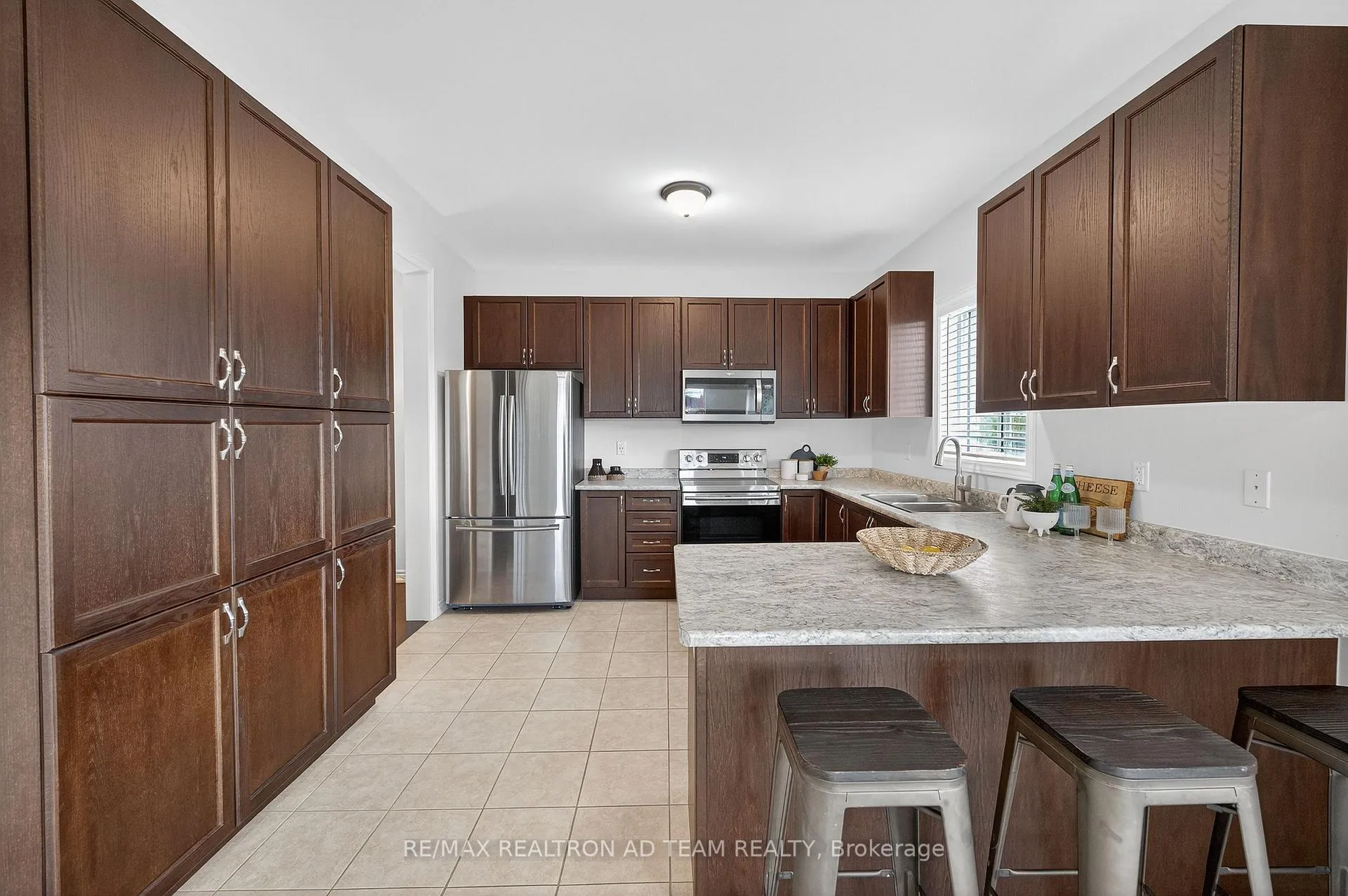 Photo 16 of 11 Kilpatrick Court, Clarington, Bowmanville — HOMEH