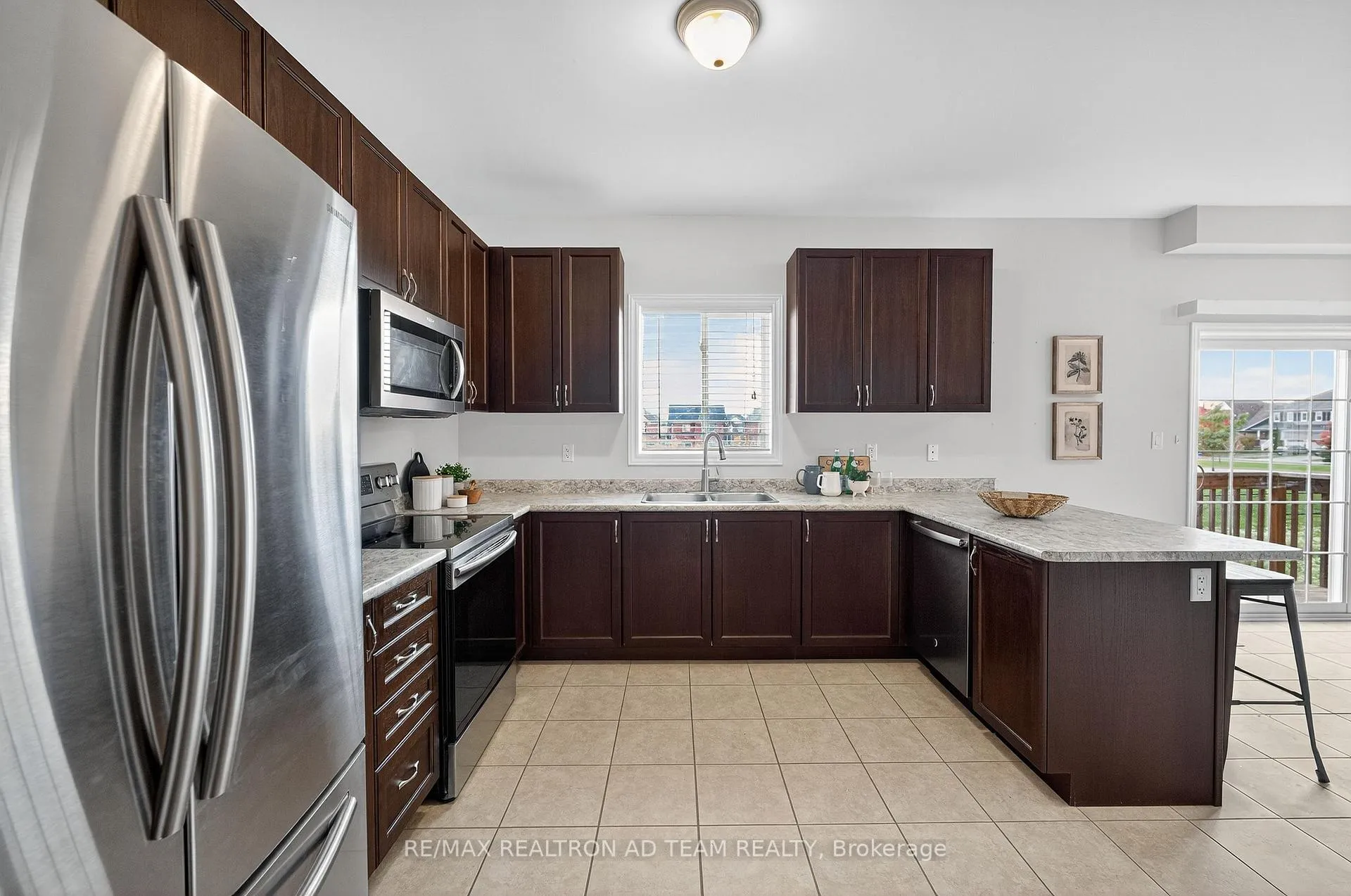 Photo 17 of 11 Kilpatrick Court, Clarington, Bowmanville — HOMEH