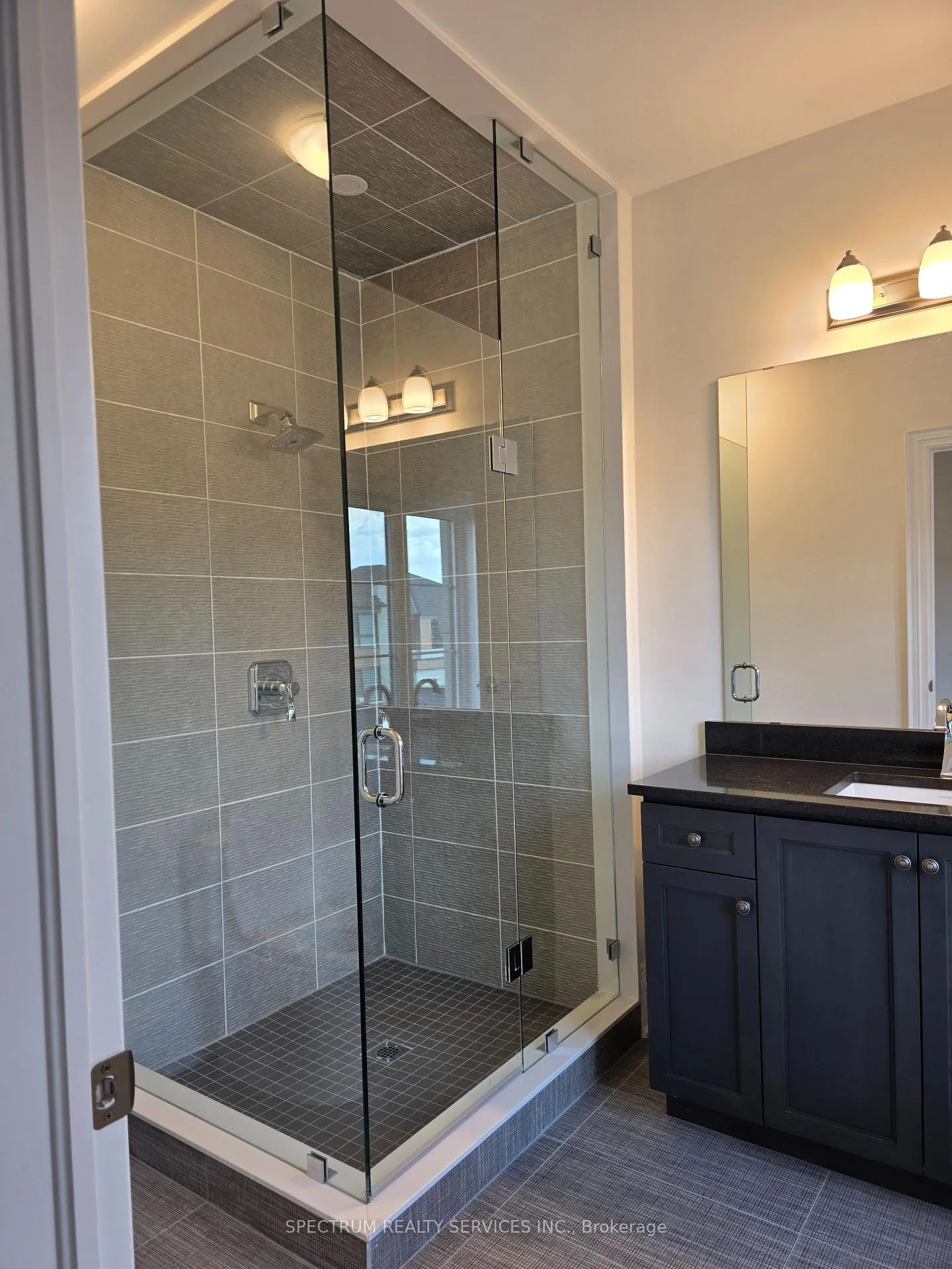Photo 11 of 24 Seraville Street, Vaughan, Vellore Village — HOMEH