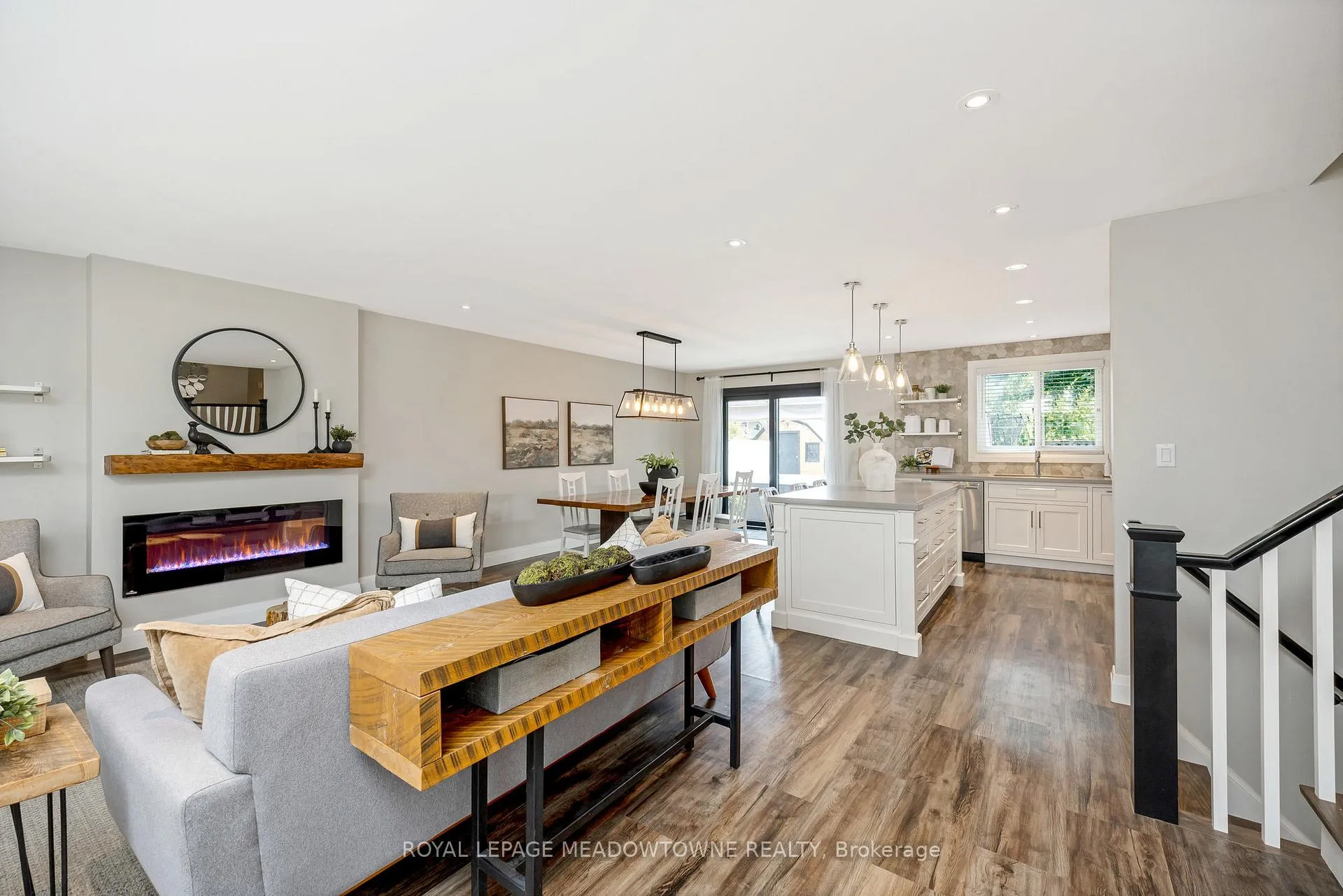 Photo 7 of 742 Willow Avenue, Milton, Dorset Park — HOMEH