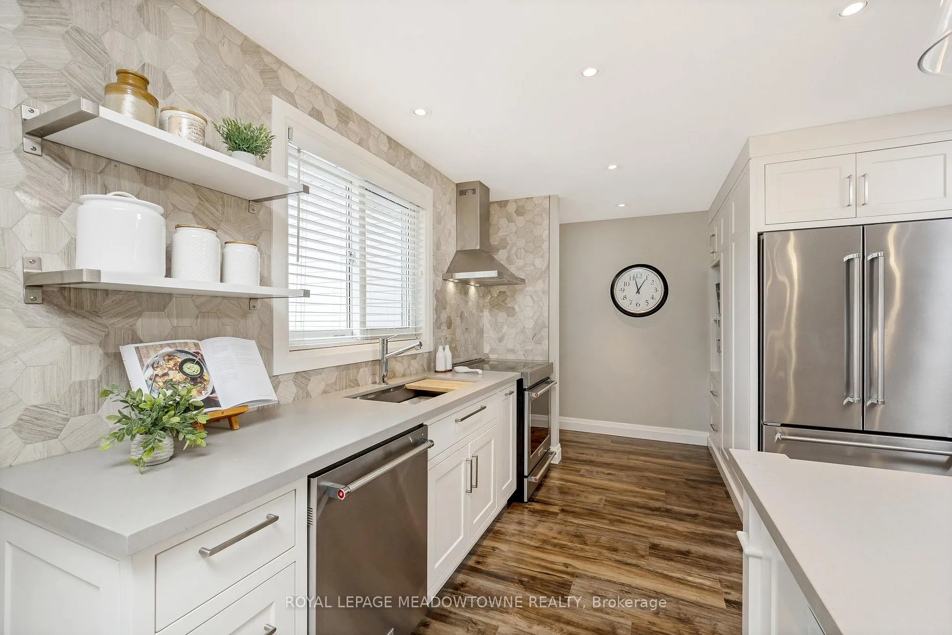 Photo 13 of 742 Willow Avenue, Milton, Dorset Park — HOMEH