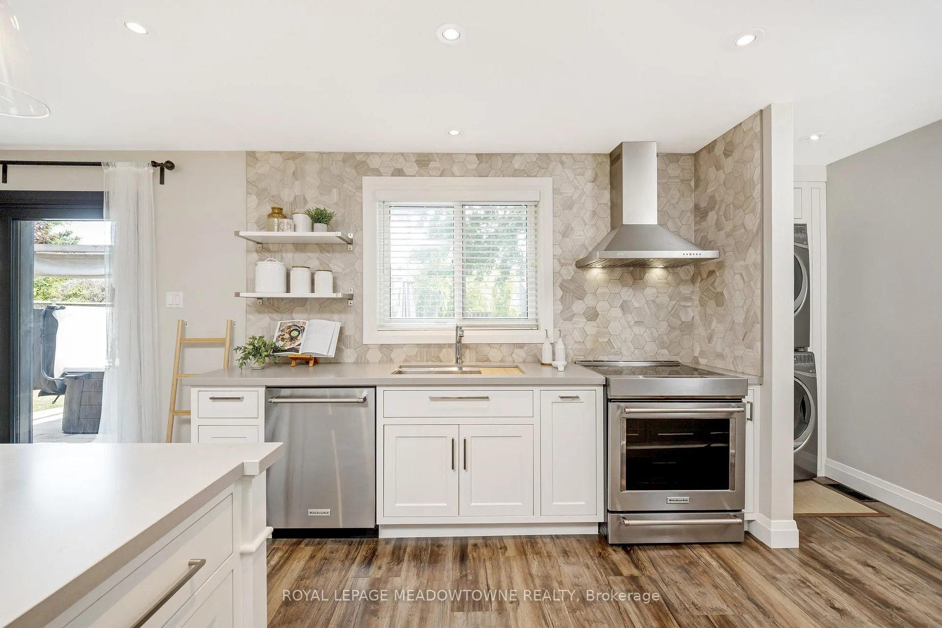 Photo 14 of 742 Willow Avenue, Milton, Dorset Park — HOMEH